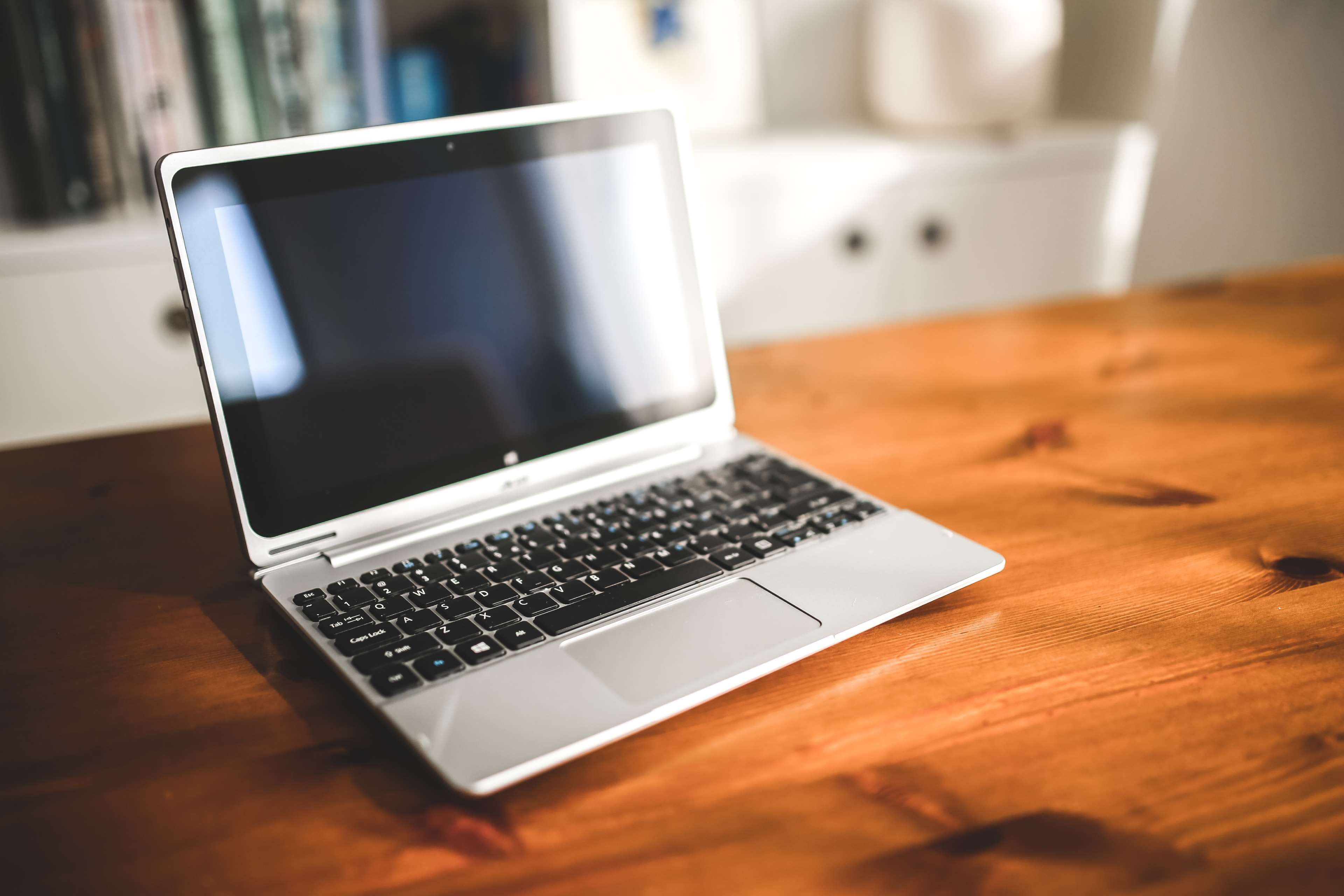 desk, wooden, work, computer equipment, wood - material, technology, close, closeup, wood, laptop, silver colored, indoors, computer, bokeh, table, absence, HD Wallpaper