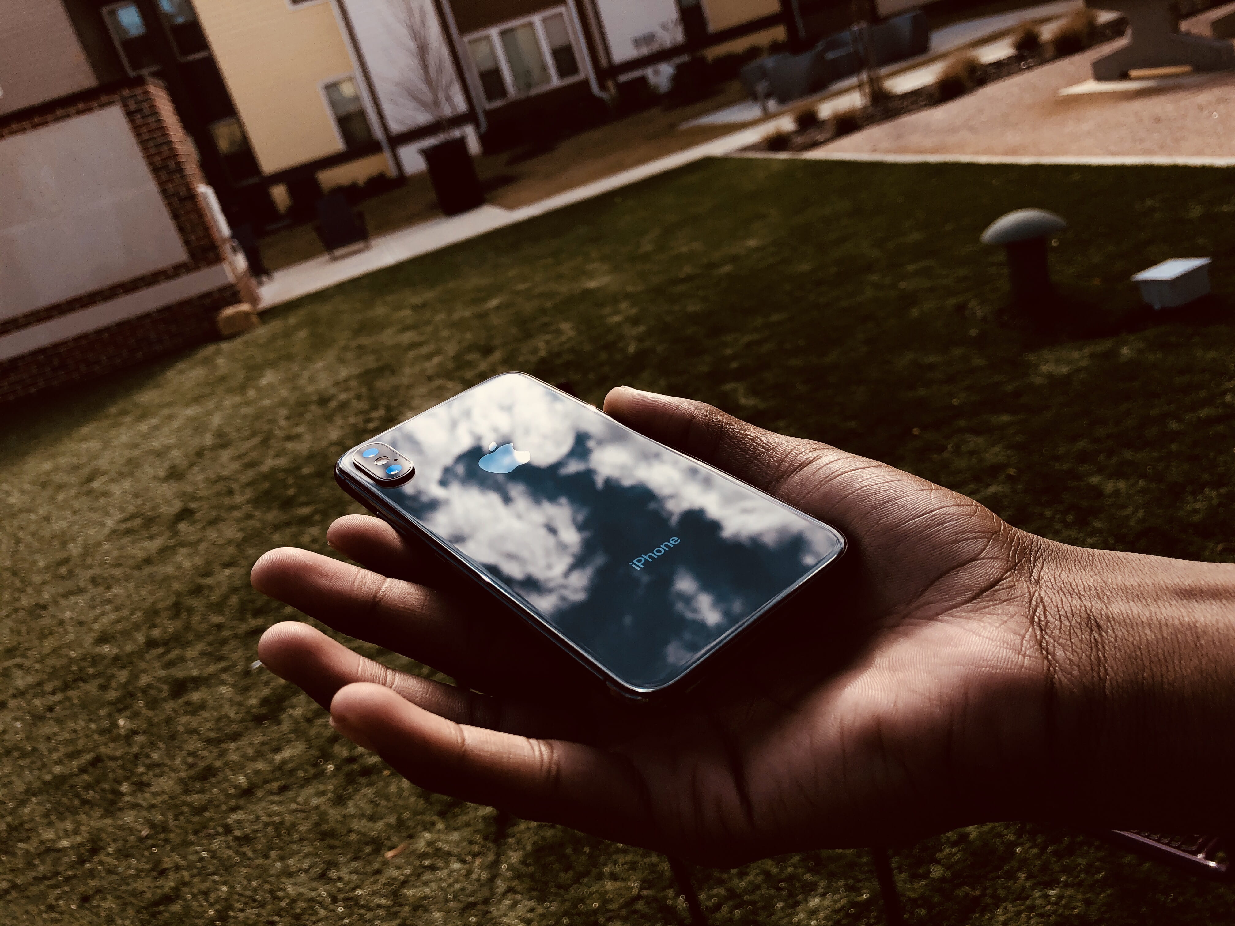 4K, outside, communication, technology, day, screen, outdoors, finger, smart phone, hand, sky, leisure activity, new, human hand, wireless technology, HD Wallpaper
