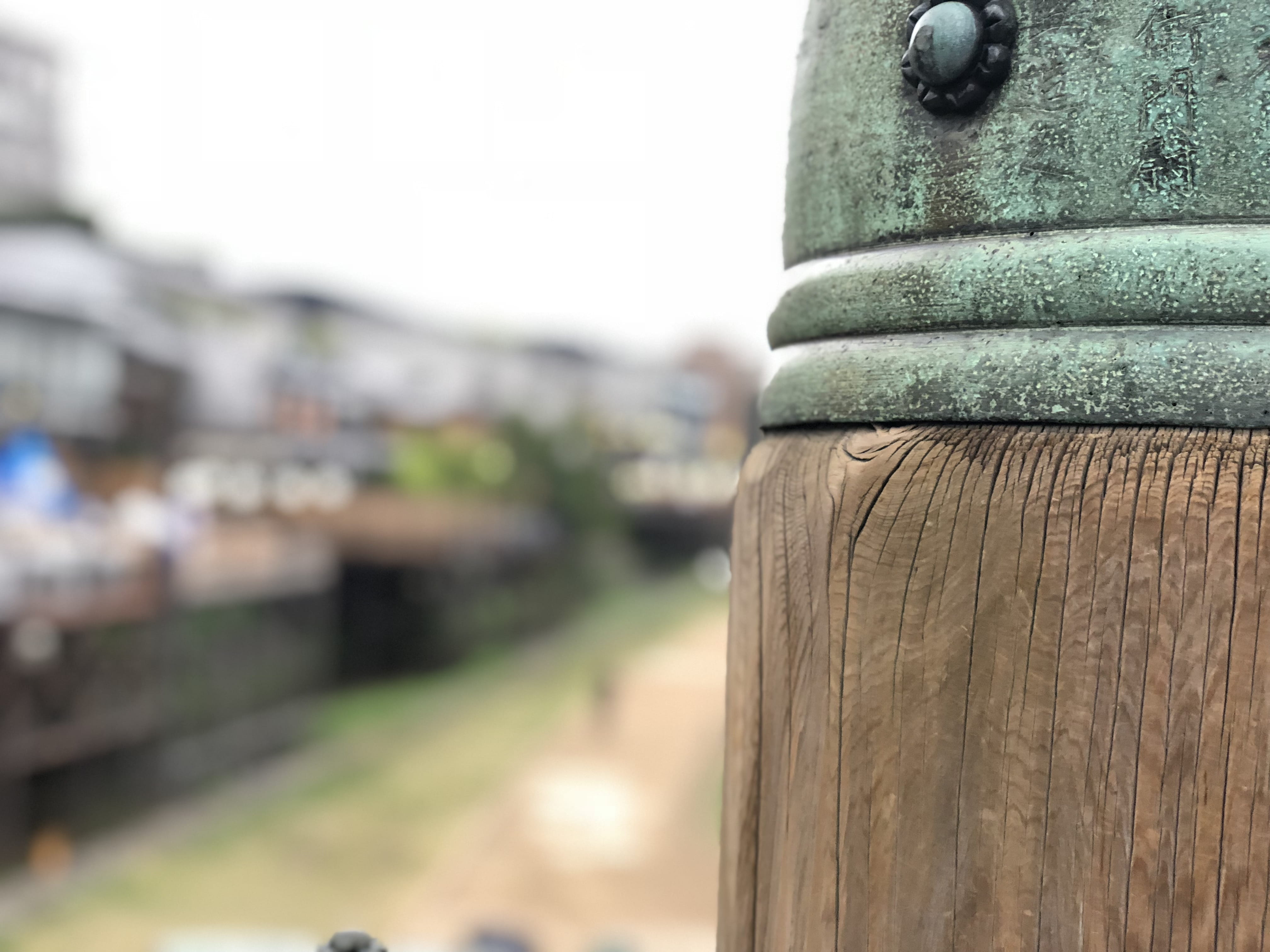 sanjo dori, japan, kyoto, outdoors, architecture, no people, built structure, wood - material, tree, river, metal, post, selective focus, pole, old, wooden post, HD Wallpaper