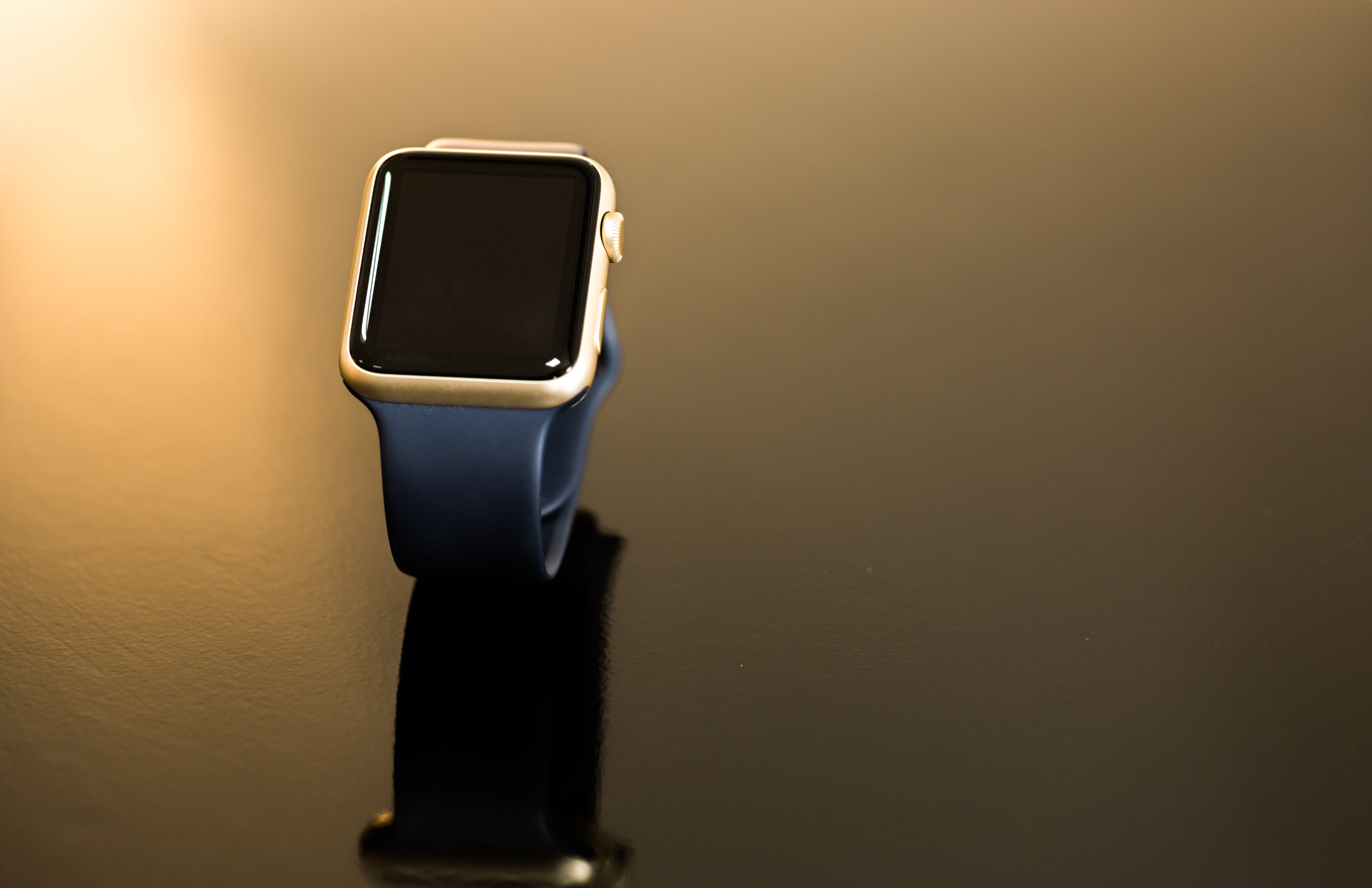 wireless technology, 5K, copy space, portable information device, plastic, studio shot, mobile phone, no people, clock, black background, technology, indoors, HD Wallpaper