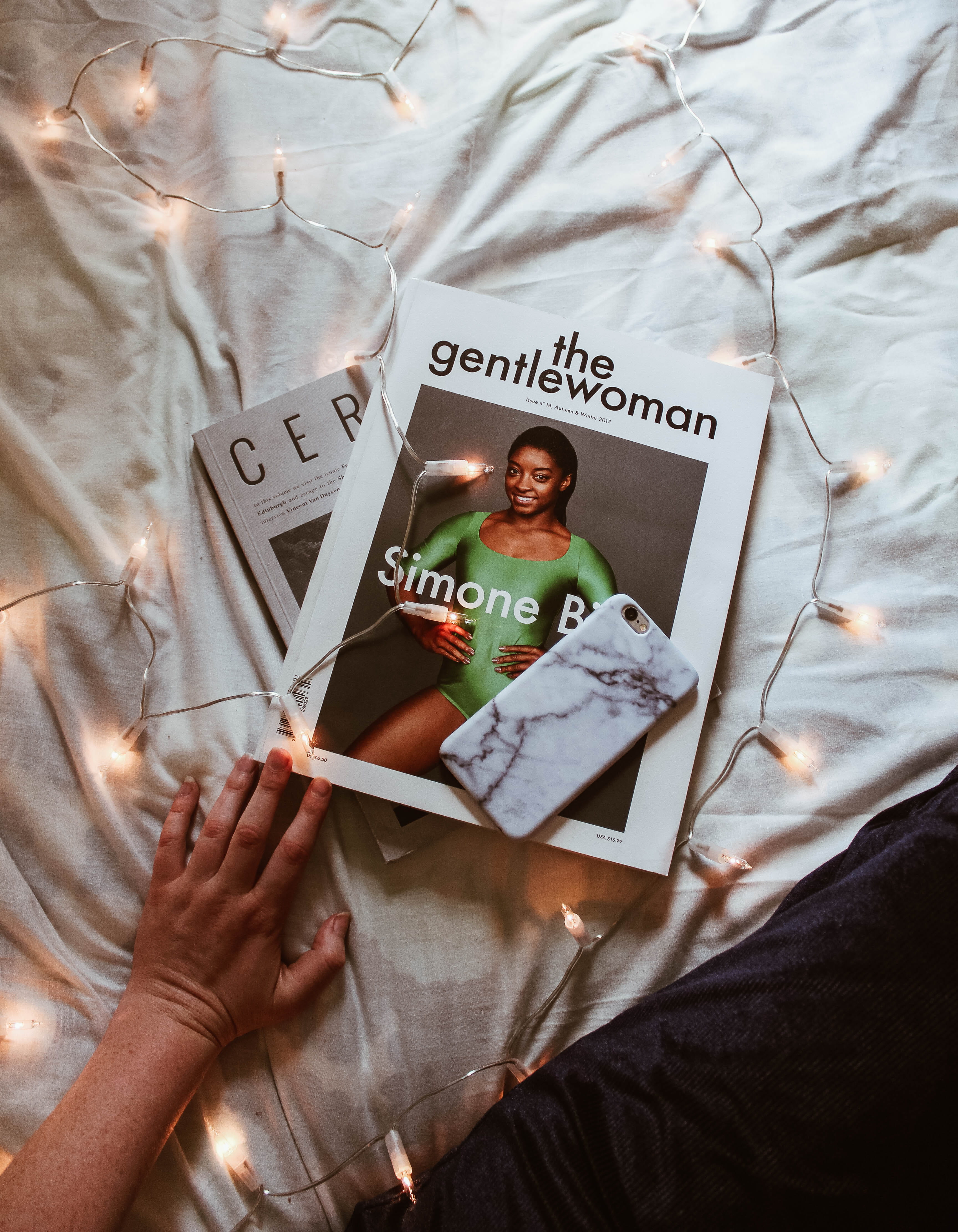 moody, bedroom, read, sheet, indoors, fairylights, beautiful, communication, warm, hand, western script, 4K, the gentlewoman, books, magazine, reading, Phone HD Wallpaper