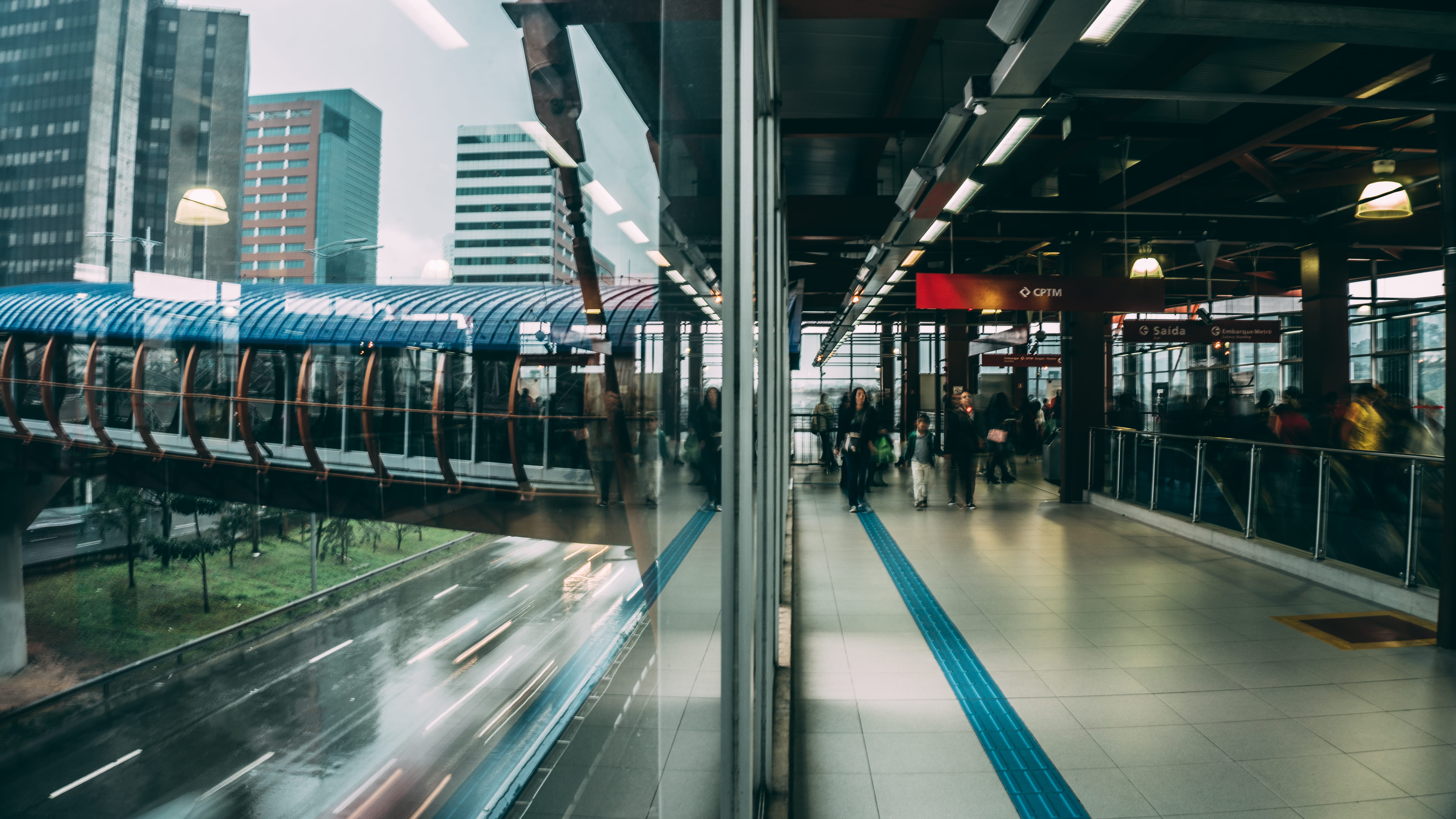 glass - material, travel, station, steel, modern, office, footbridge, blur, indoors, city, industry, blurred motion, road, reflection, architectural column, HD Wallpaper