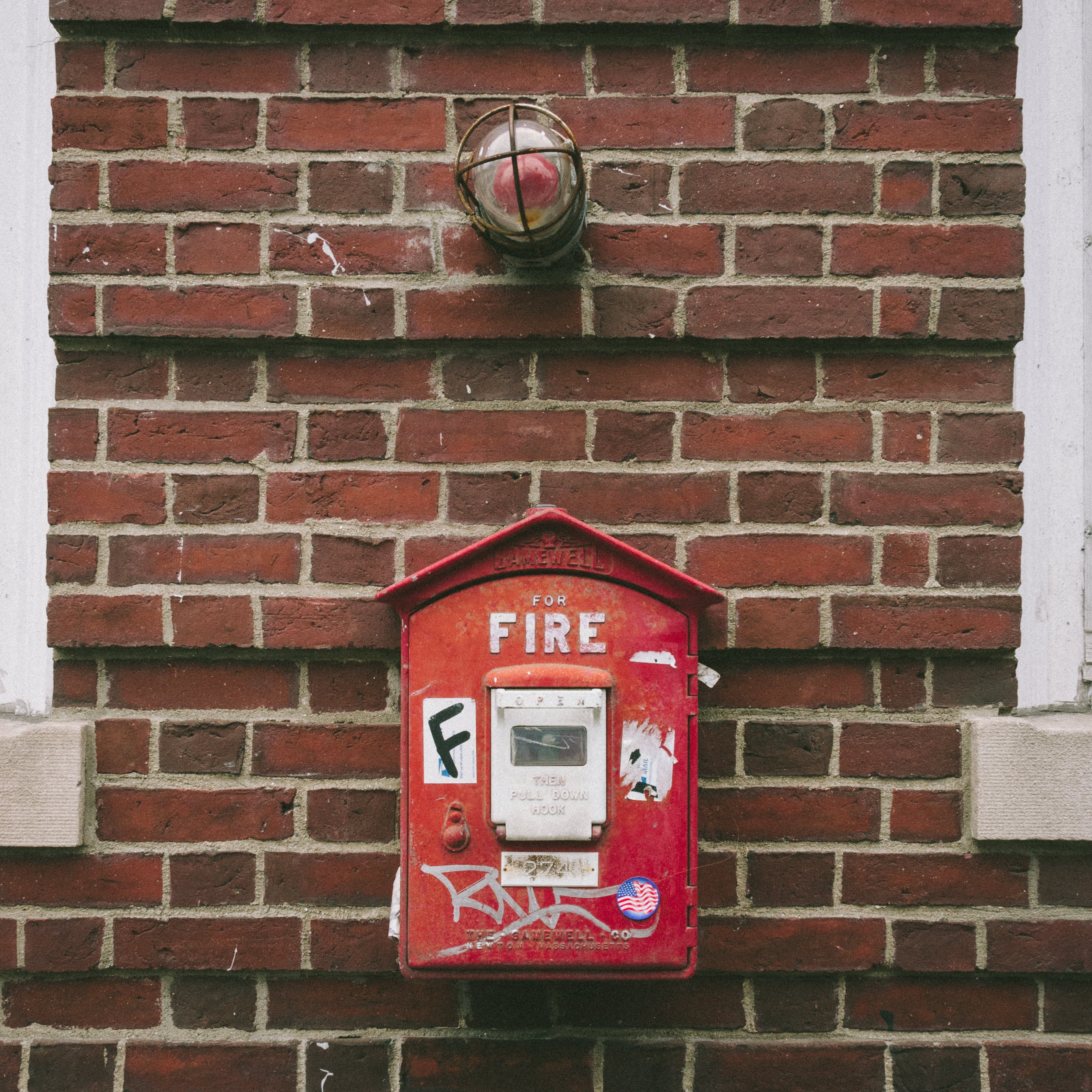 2K, fire hose, security, emergency equipment, wall - building feature, brick wall, box, safety, accidents and disasters, western script, bricks, wall, Phone HD Wallpaper