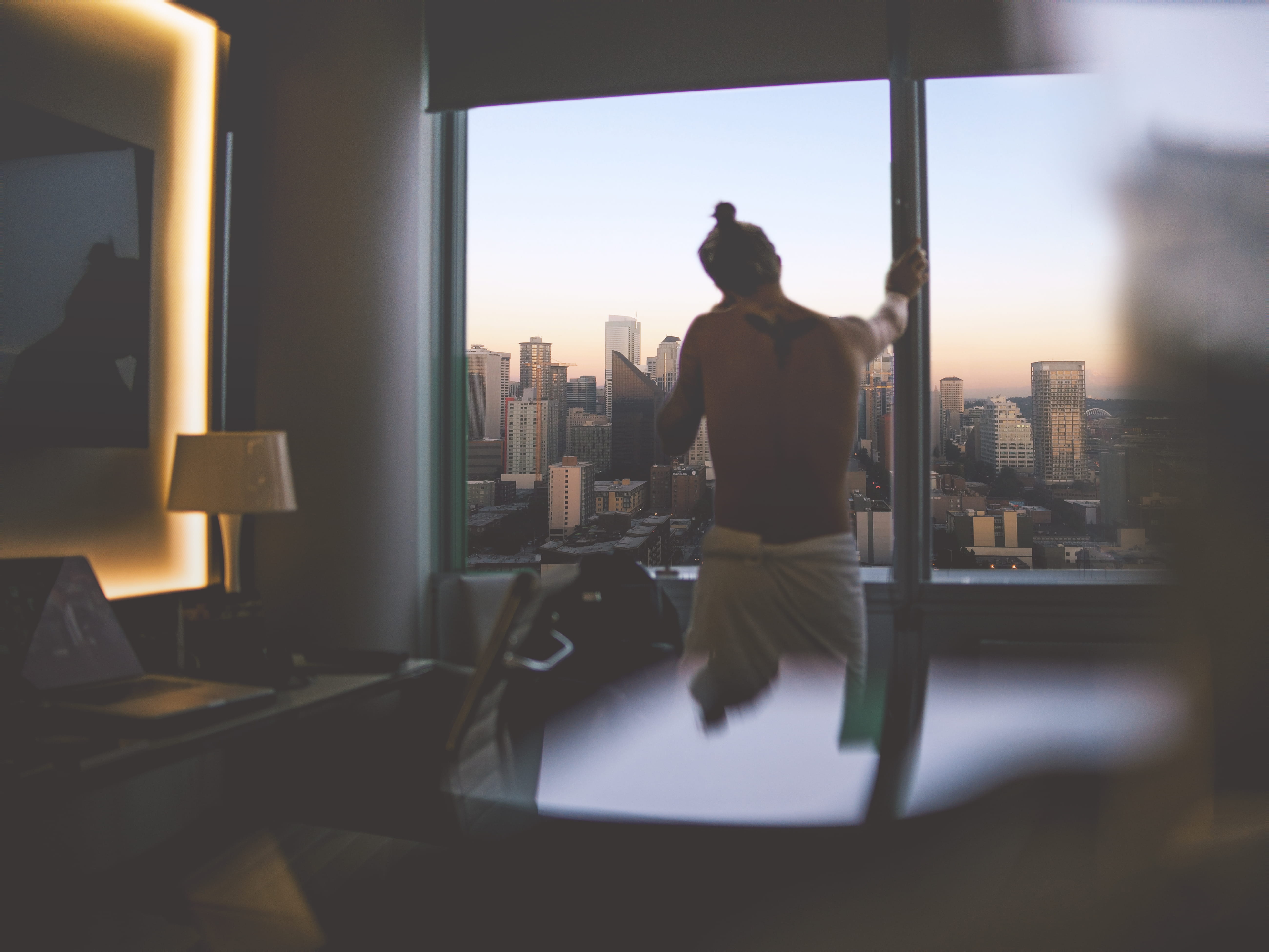 contemplation, travel, marvin, adult, dream, 5K, team, office building exterior, new york, indoors, city, hotel, sky, network, architecture, real people, HD Wallpaper