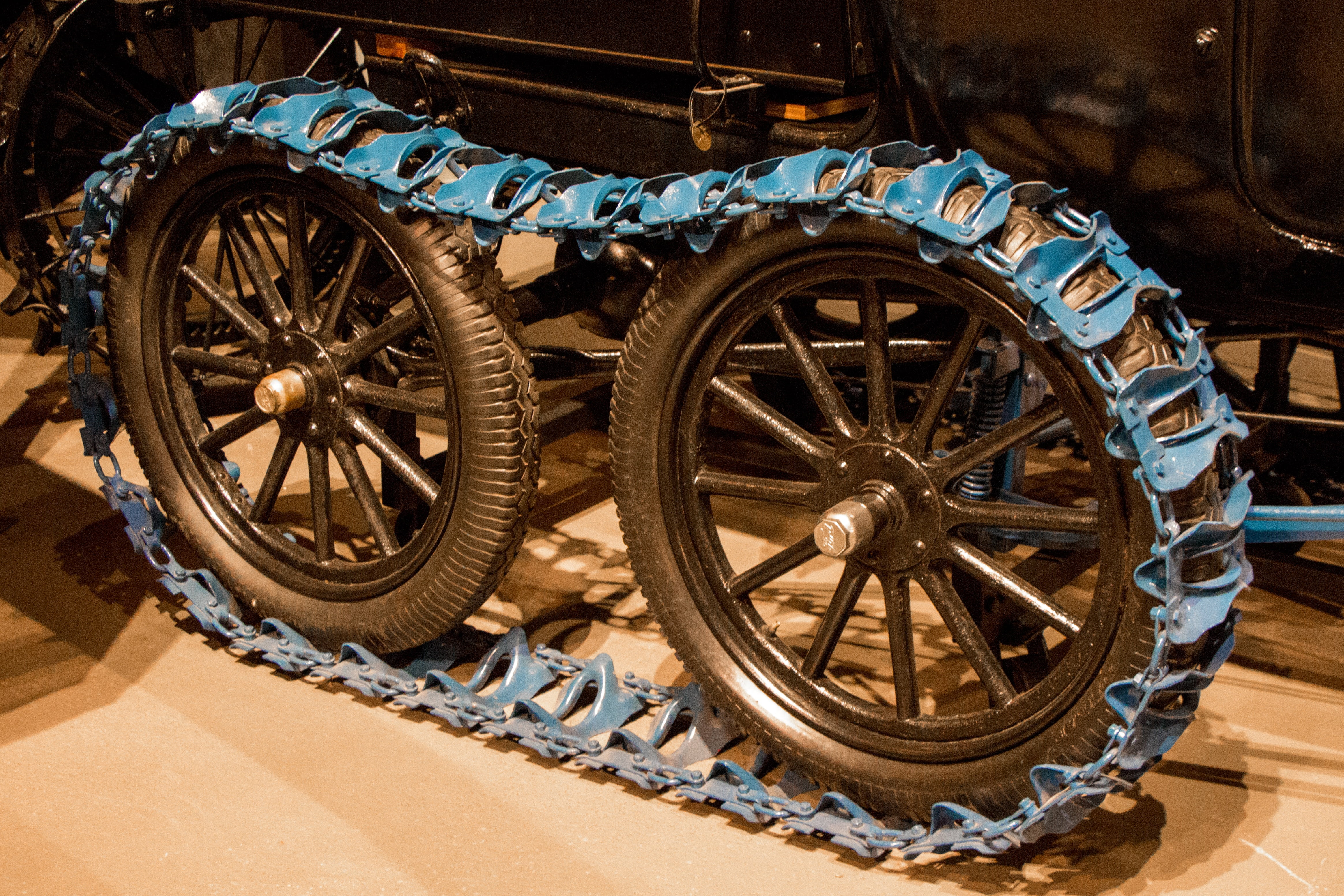 car, antique, sign, vintage track, close-up, classic, high angle view, 4K, blue, invention, outdoors, tire, start, rubber, perspective, mode of transportation, HD Wallpaper