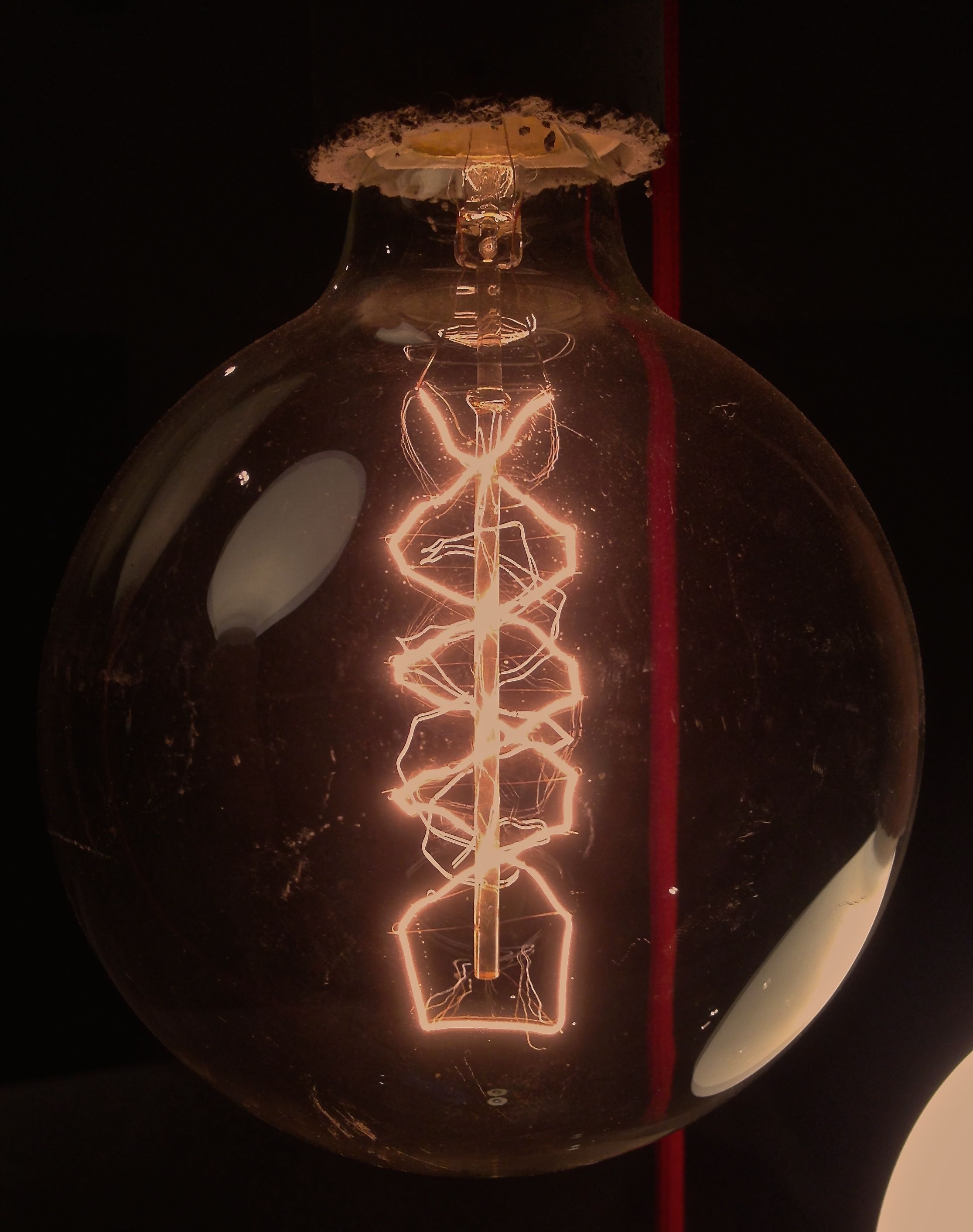 fuel and power generation, invention, 2K, filament, electricity, close-up, illuminated, energy, night, lightbulb, black background, light, glowing, symbol, Phone HD Wallpaper