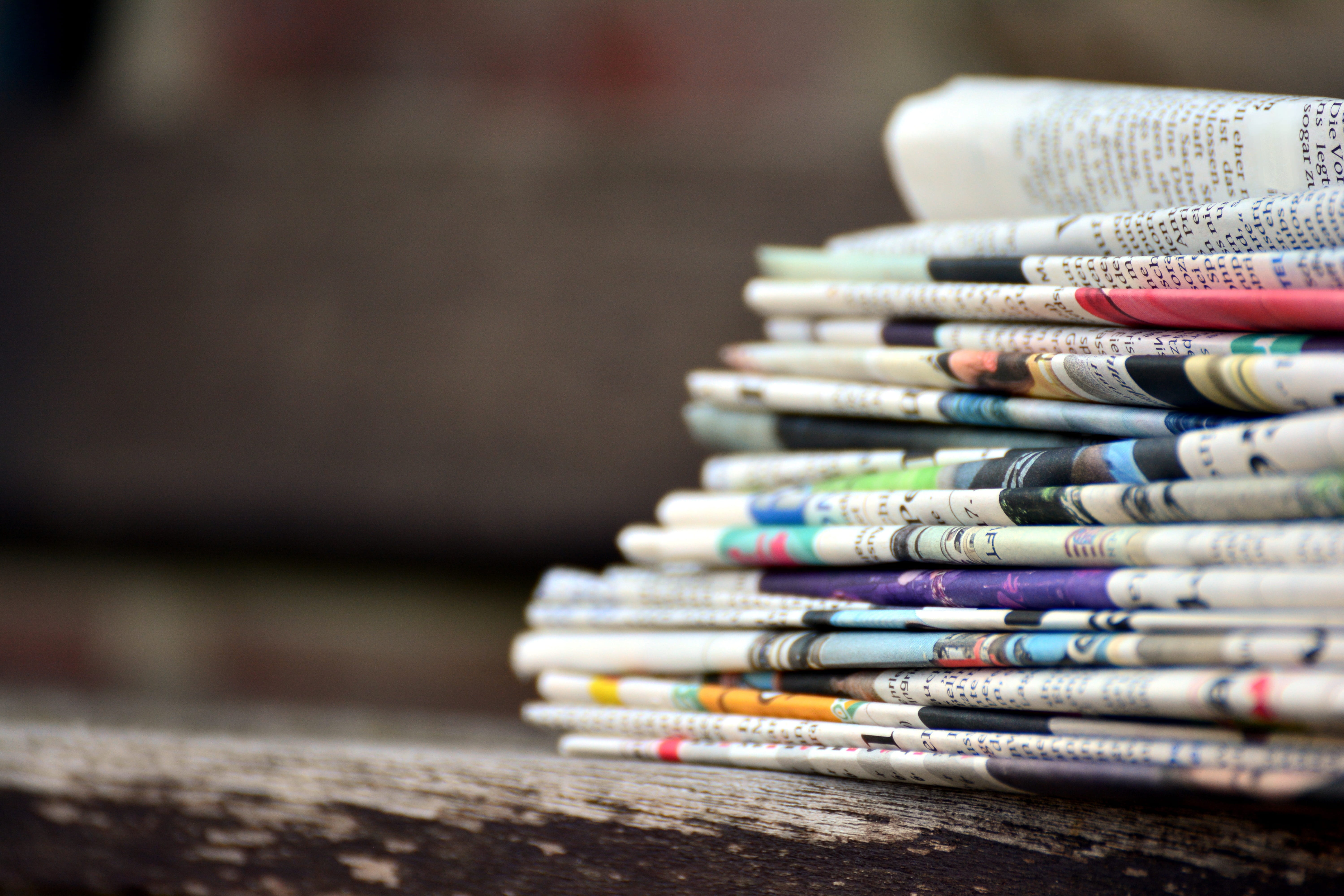 stack, close-up, press, choice, coffee cup, indoors, large group of objects, break, information, time to happen, paper stack, store, education, table, newspapers, HD Wallpaper