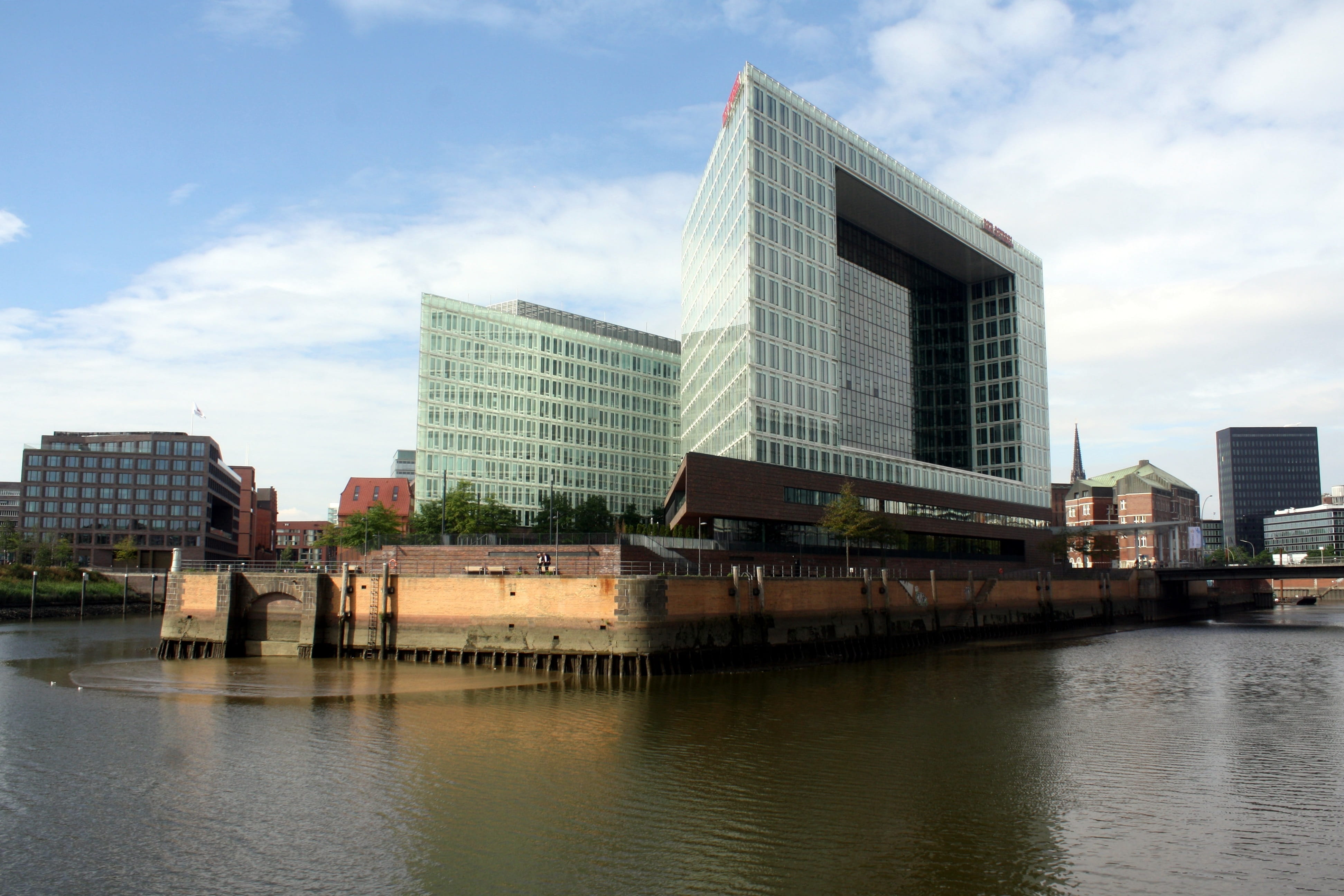 harbour cruise, mirror publishing, office building exterior, water, skyscraper, day, cityscape, city, building exterior, the upper port, cloud - sky, waterfront, HD Wallpaper