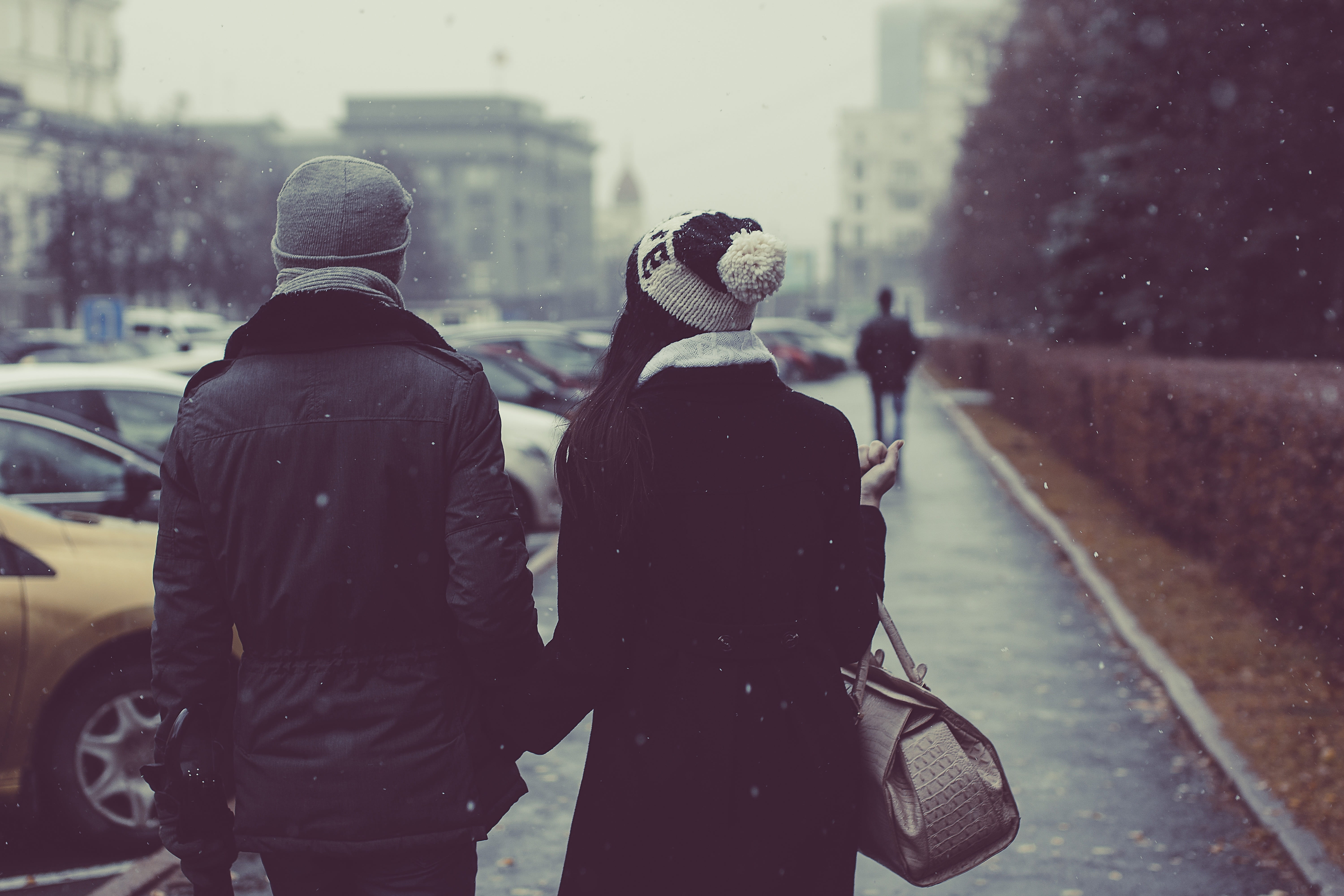 winter, hat, rain, men, man, cold temperature, 5K, digital camera, architecture, day, warm clothing, cold, walking, motor vehicle, mode of transportation, HD Wallpaper