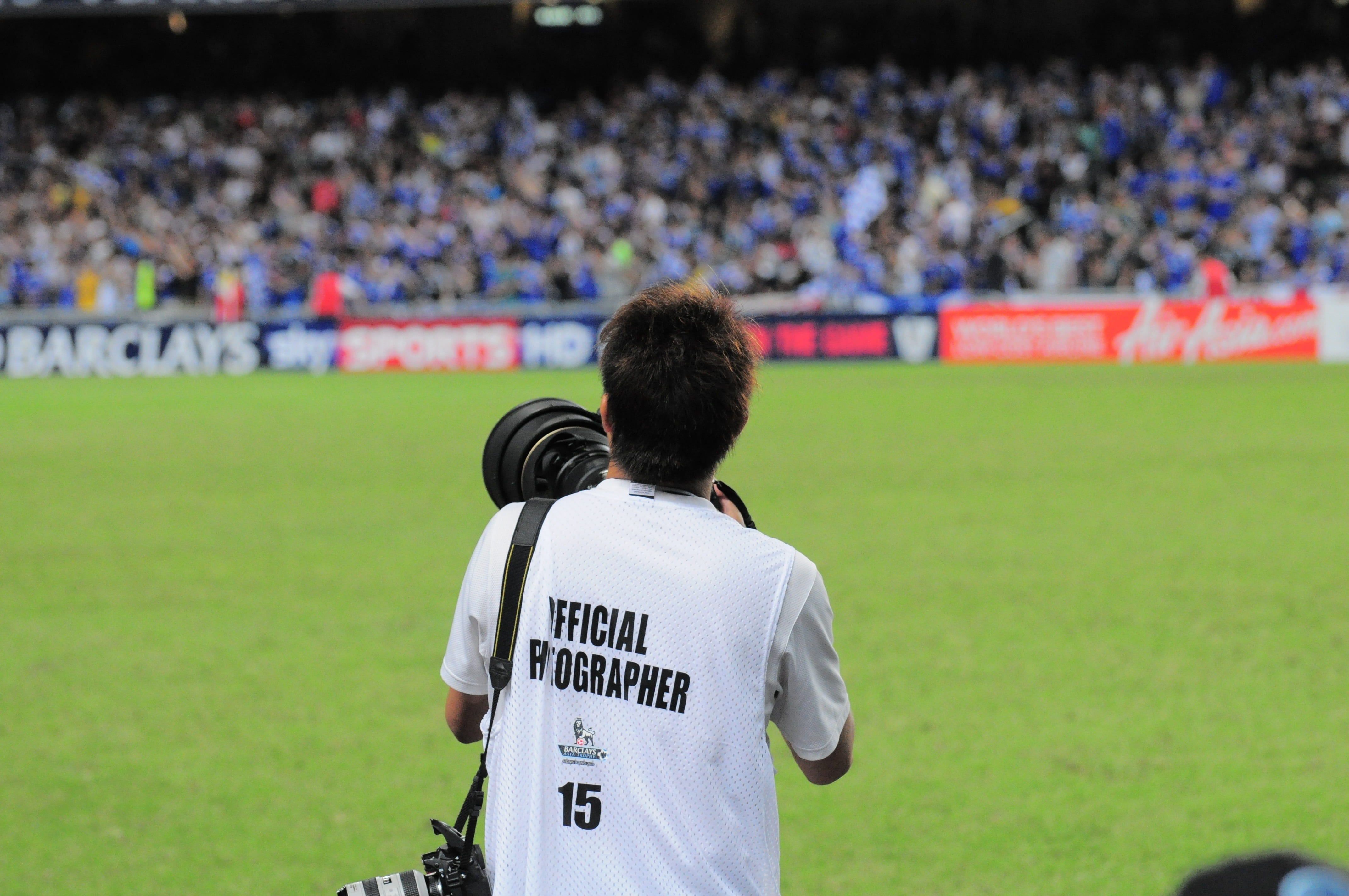 focus on foreground, soccer photographer, sports journalist, match - sport, group of people, people, competition, waist up, real people, incidental people, HD Wallpaper