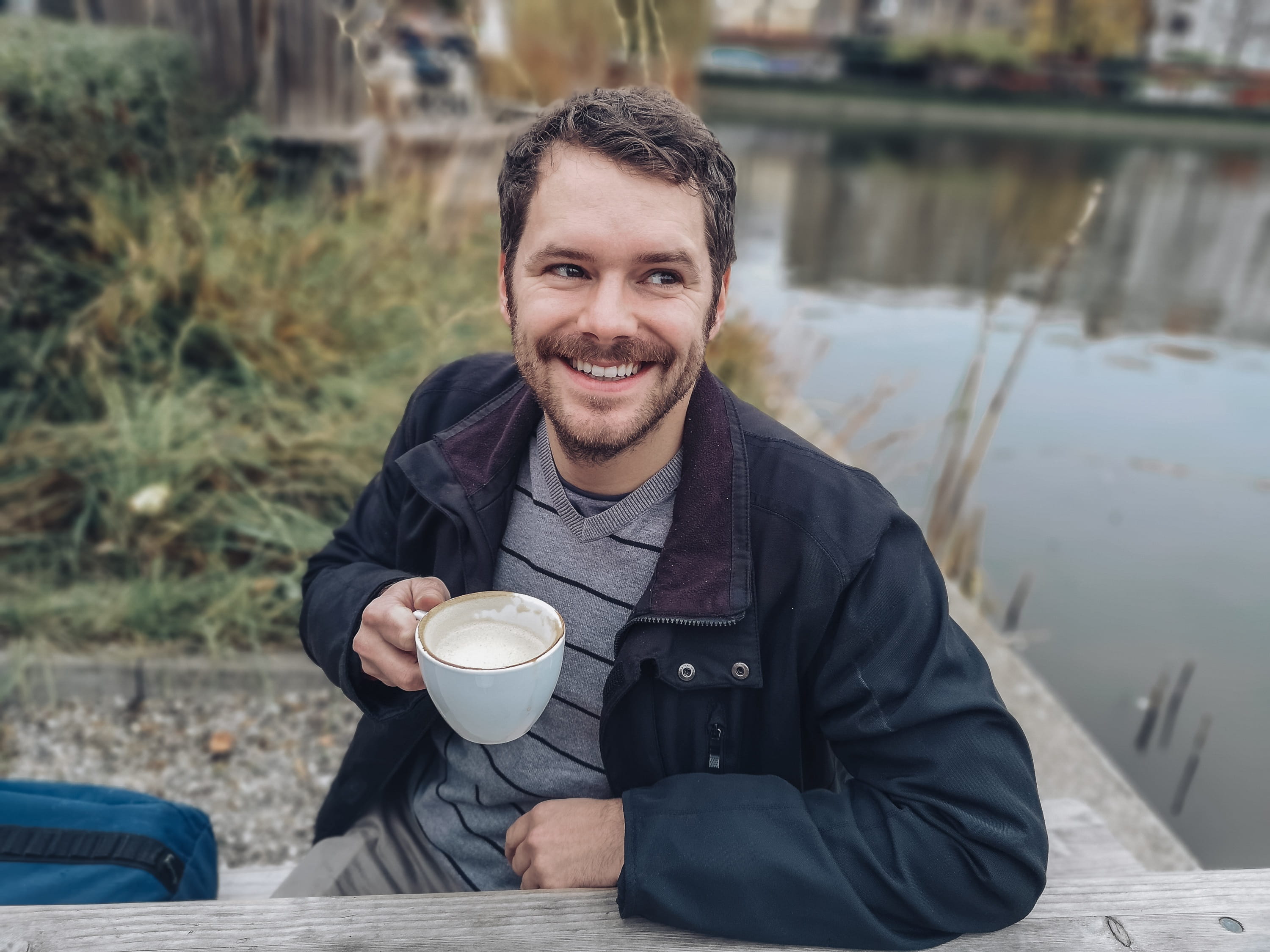 drinking, pond, coffee - drink, relaxation, one person, thirst, latte machiato, drink, cappuccino, enjoy, outdoor, tee, bart, sitting, friendly, 2K, laugh, HD Wallpaper