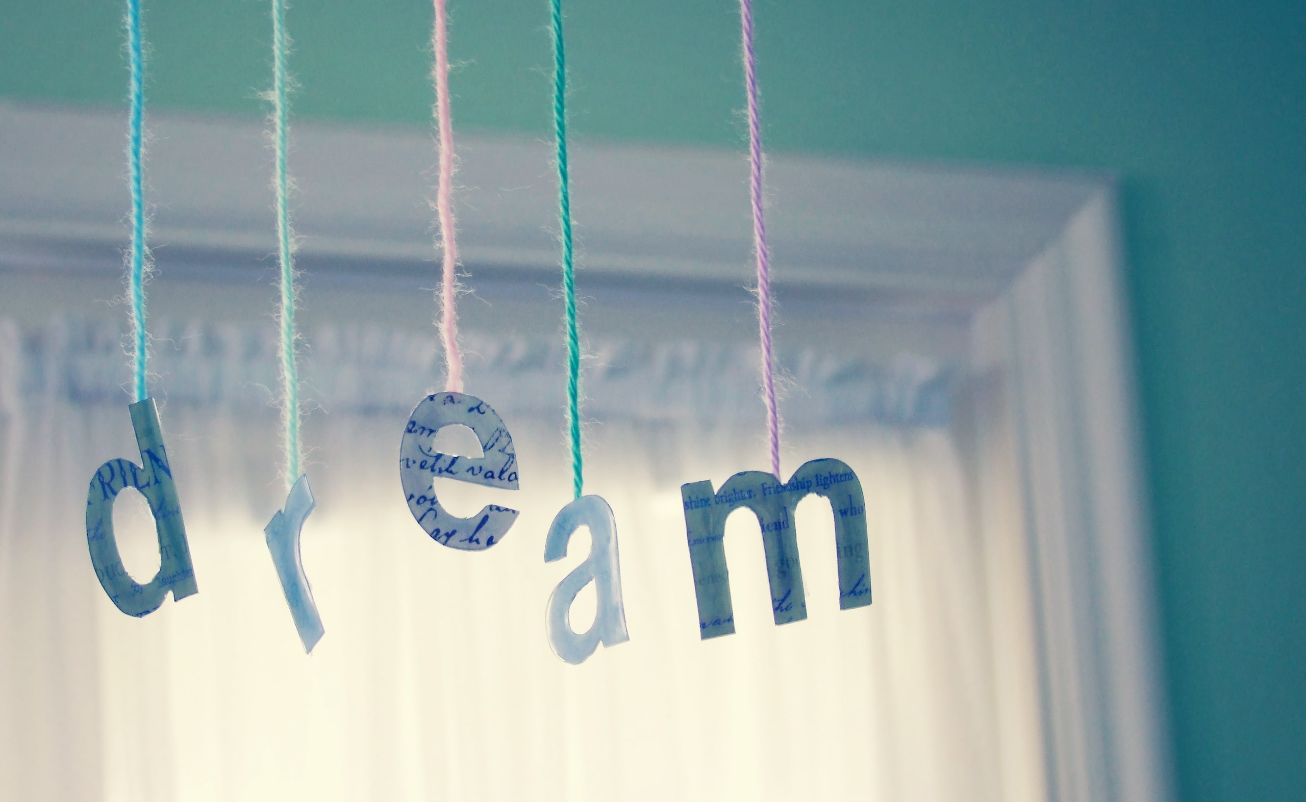 focus on foreground, indoors, communication, Love, emotion, wall - building feature, western script, decor, no people, Dream, hd, necklace, window, 2K, HD Wallpaper