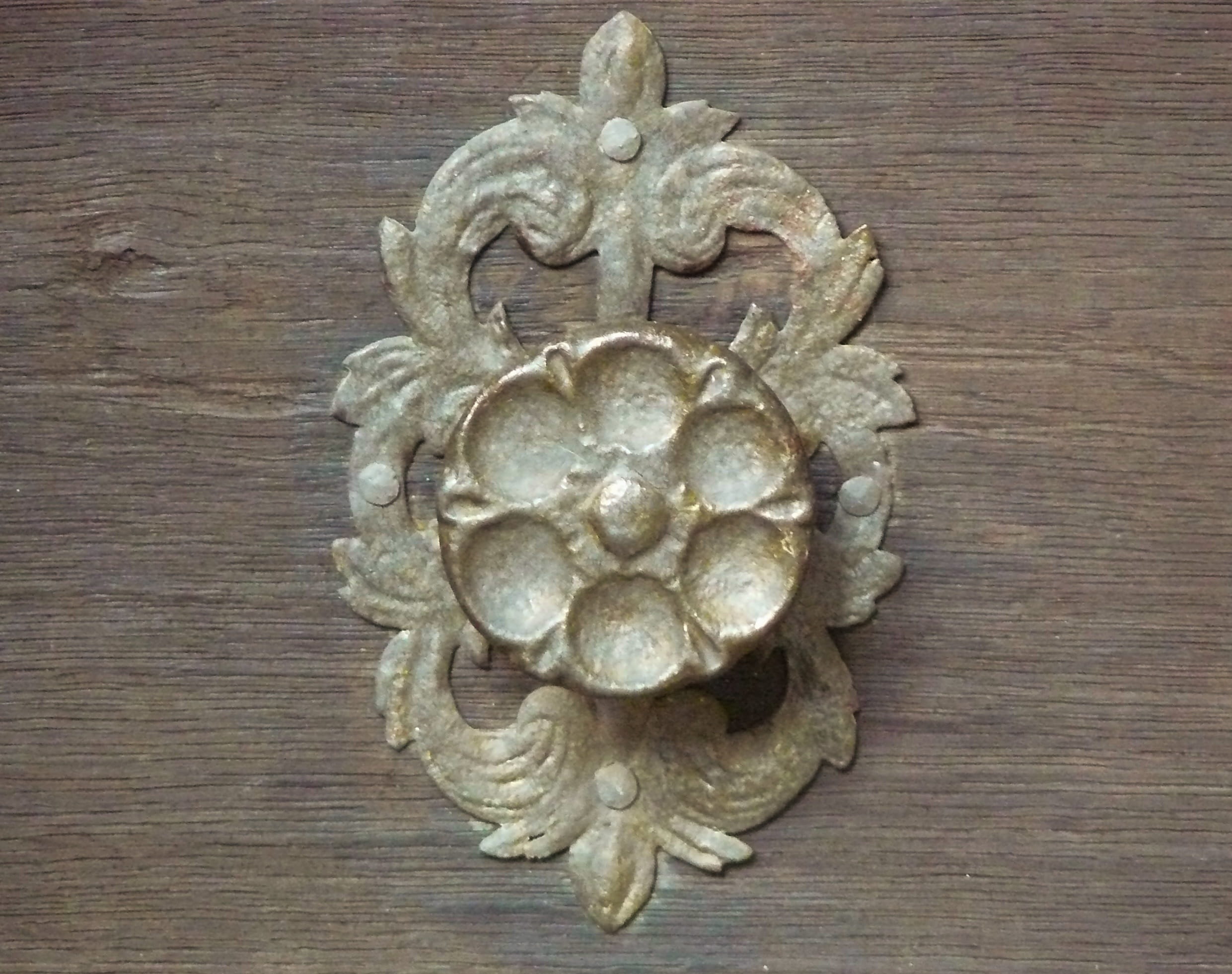 sculpture, handle, artfully, decorative, carving - craft product, front door, close-up, wood, old, input, metal, day, representation, ornate, no people, HD Wallpaper