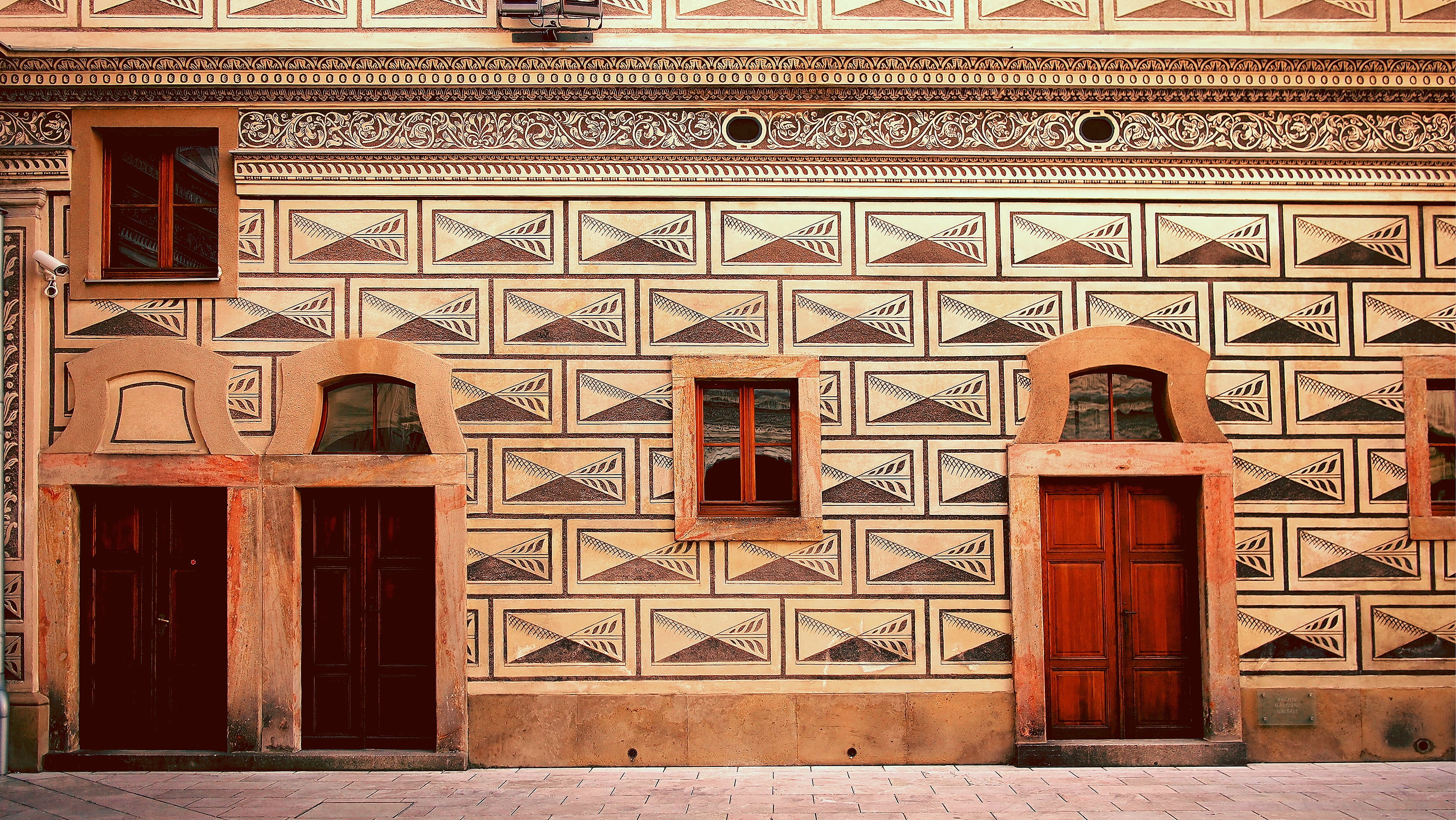 outdoors, protection, retro, security, travel, wooden, daytime, windows, building exterior, pattern, day, doorway, wall, concrete surface, design, entrance, HD Wallpaper