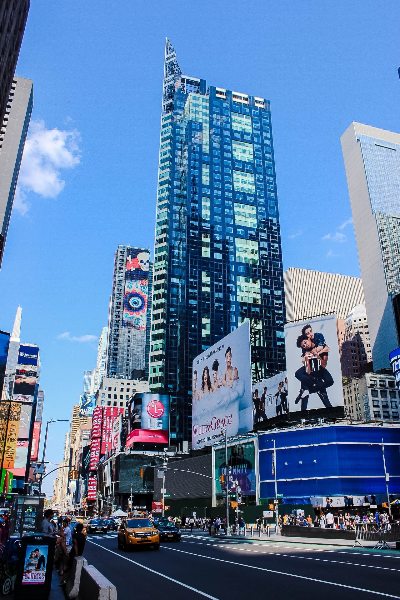 new, crowd, tourism, day, street, traffic, america, skyscraper, office building exterior, road, architecture, communication, transportation, building, sign, Phone HD Wallpaper