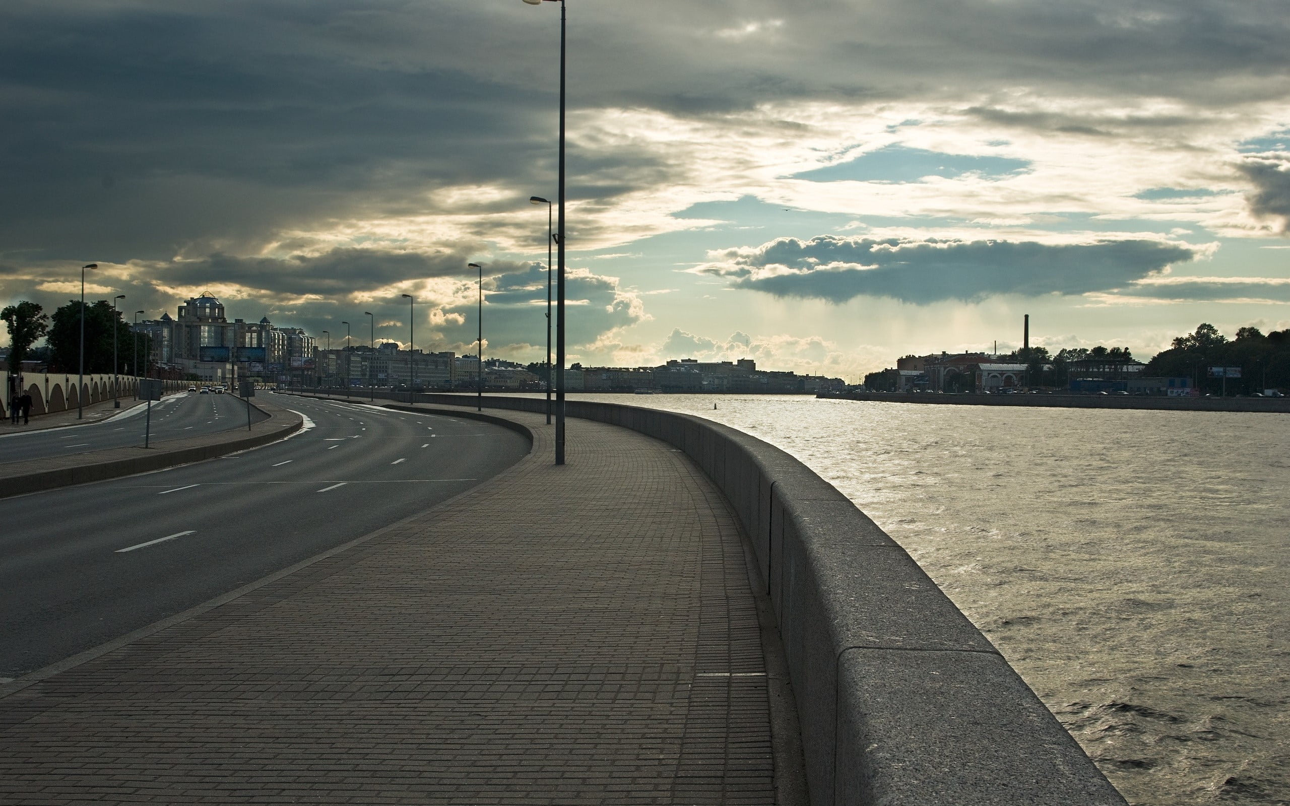 Embankment, street, cloud - sky, railing, direction, building exterior, skyscraper, diminishing perspective, the way forward, city, sunset, road, River, HD Wallpaper