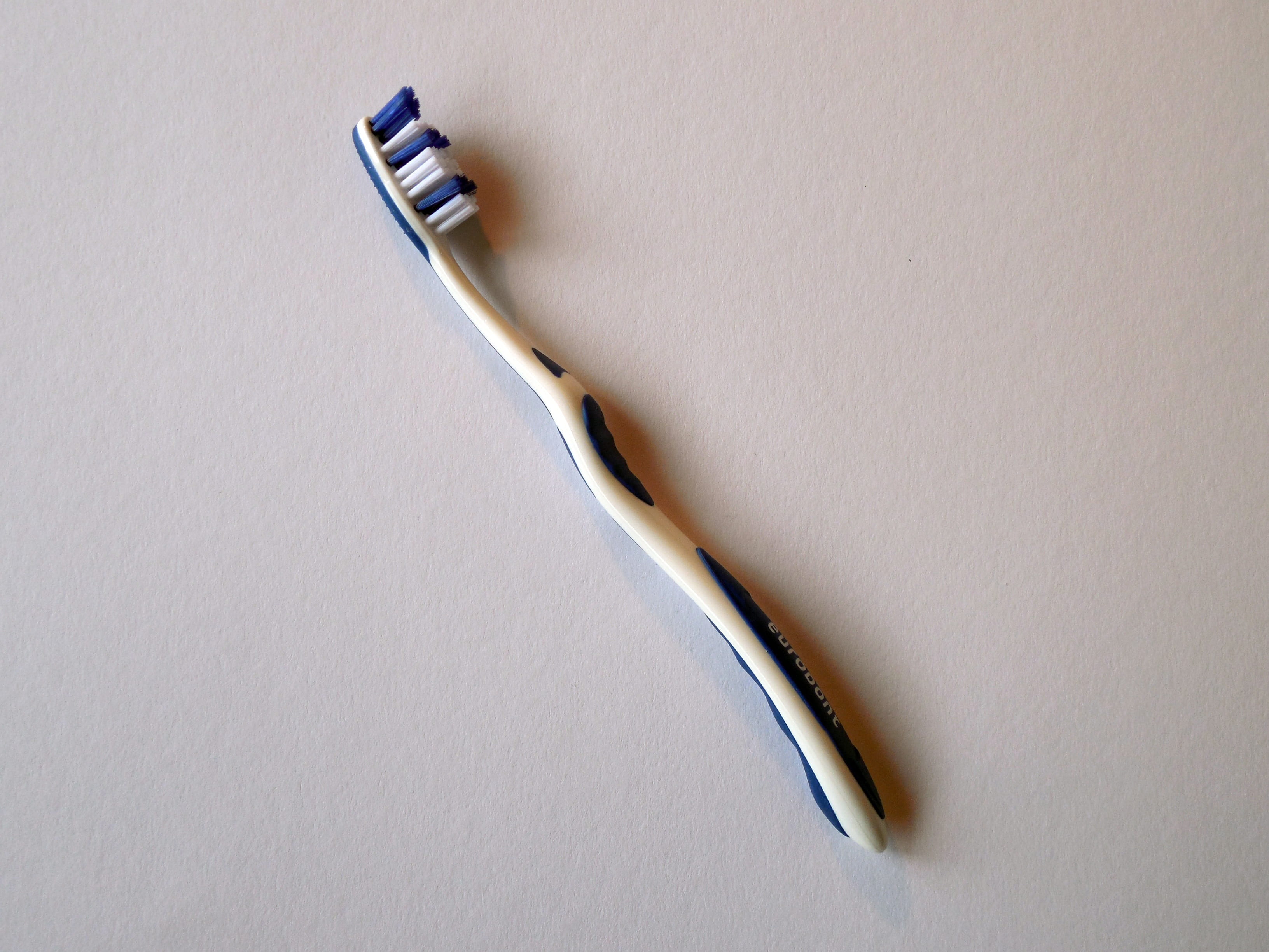 two objects, dentistry, no people, white, Hygiene, dental hygiene, note pad, table, writing instrument, still life, toothbrush head, body care, pen, page, HD Wallpaper