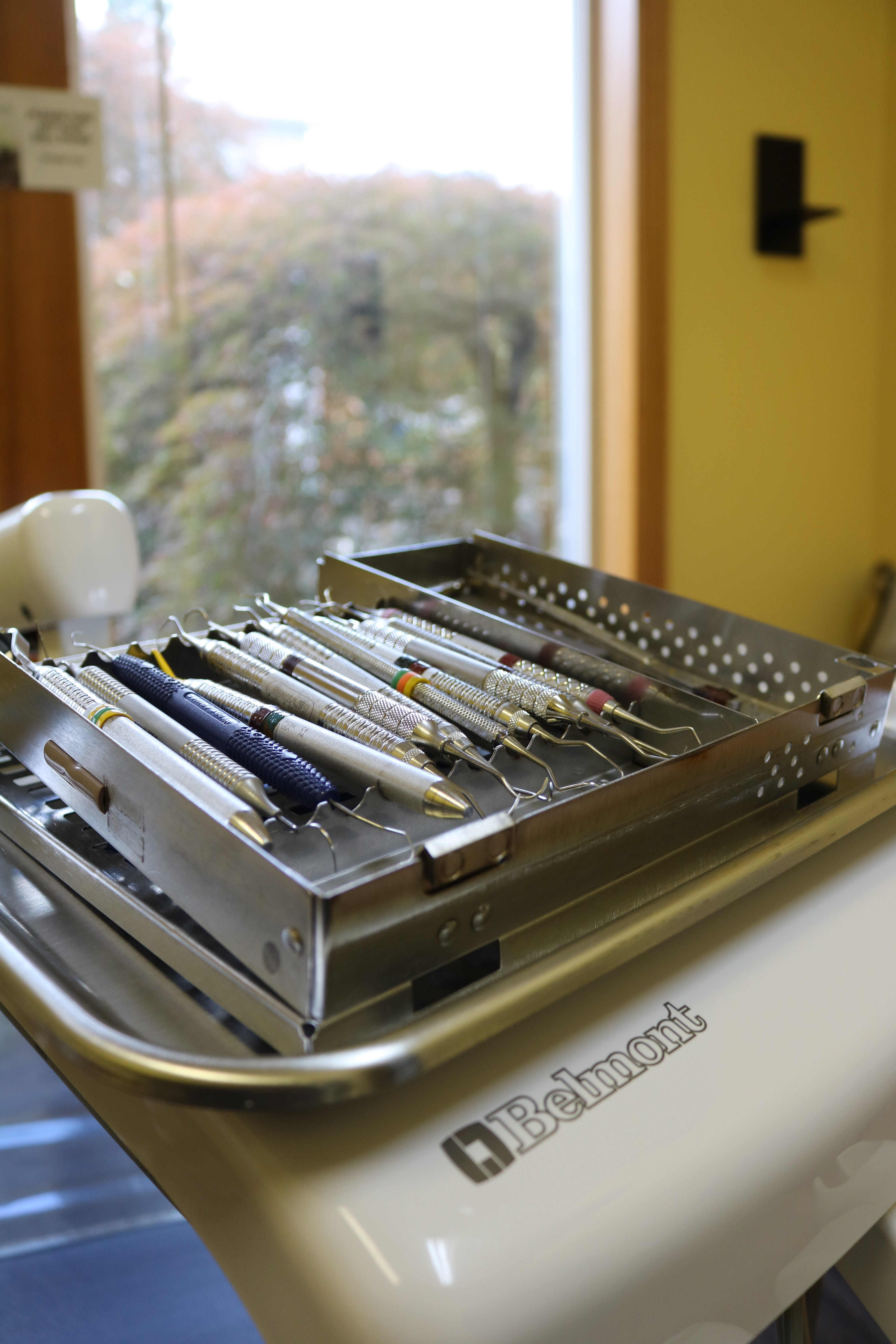 dentistry, no people, arts culture and entertainment, container, box, focus on foreground, dental, industry, dentist, indoors, window, close-up, day, domestic room, Phone HD Wallpaper