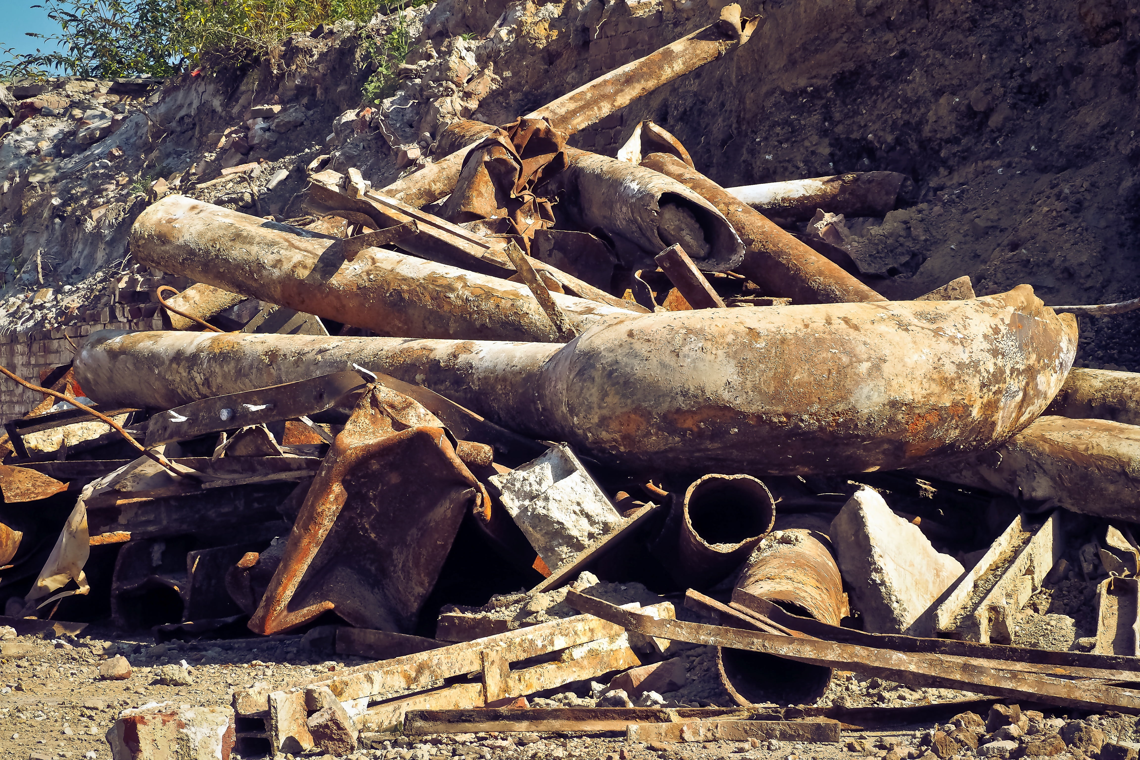metal tubes, ailing, large, garbage, forest, lapsed, stack, tubes, timber, heap, 4K, wood - material, decay, scrap, day, dump, abandoned, dirt, equipment, HD Wallpaper