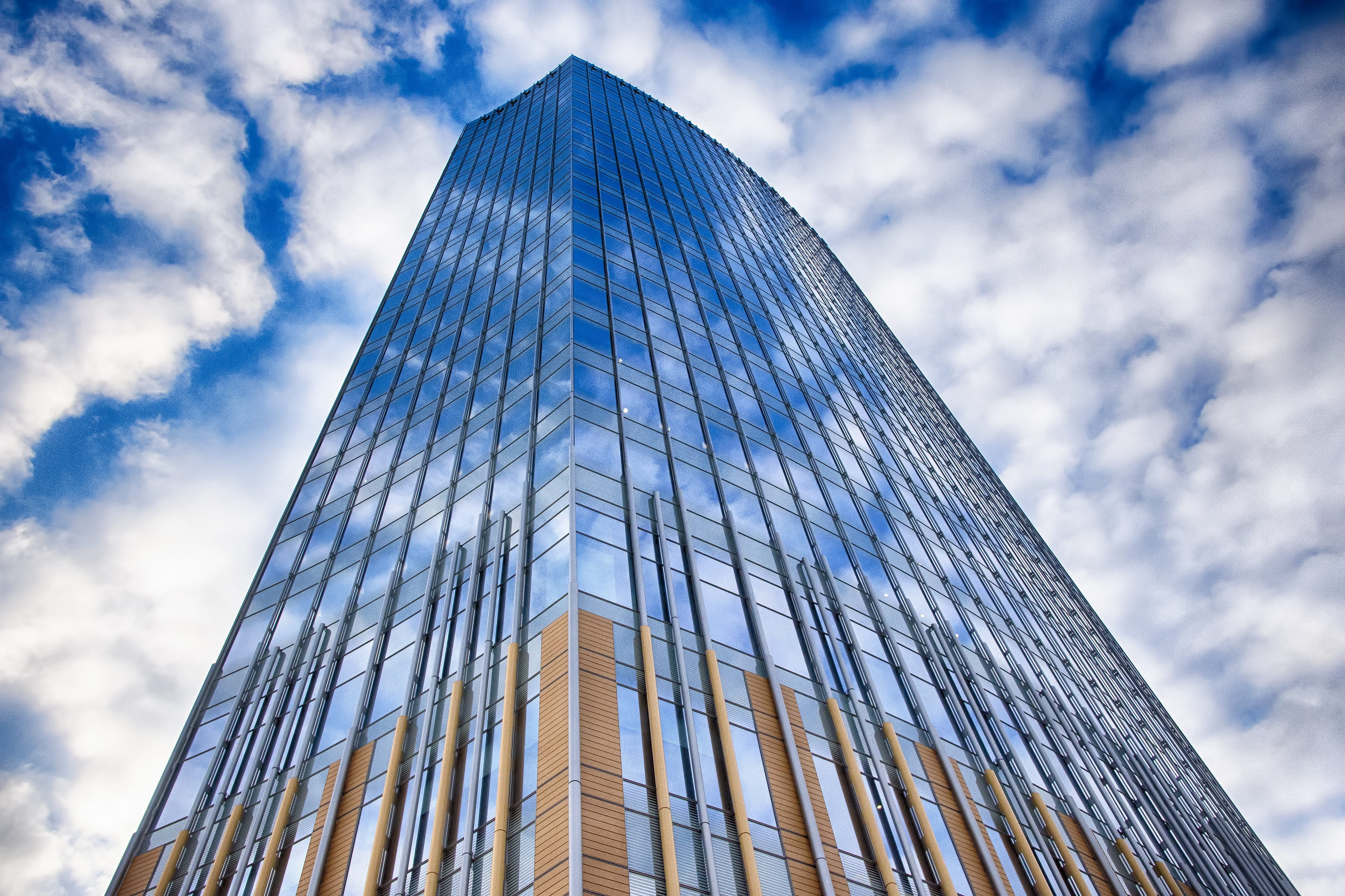 reflection, sky, business, glass, no people, pediatric, philadelphia, tower, day, nature, cloud - sky, building, skyscraper, office building exterior, city, HD Wallpaper