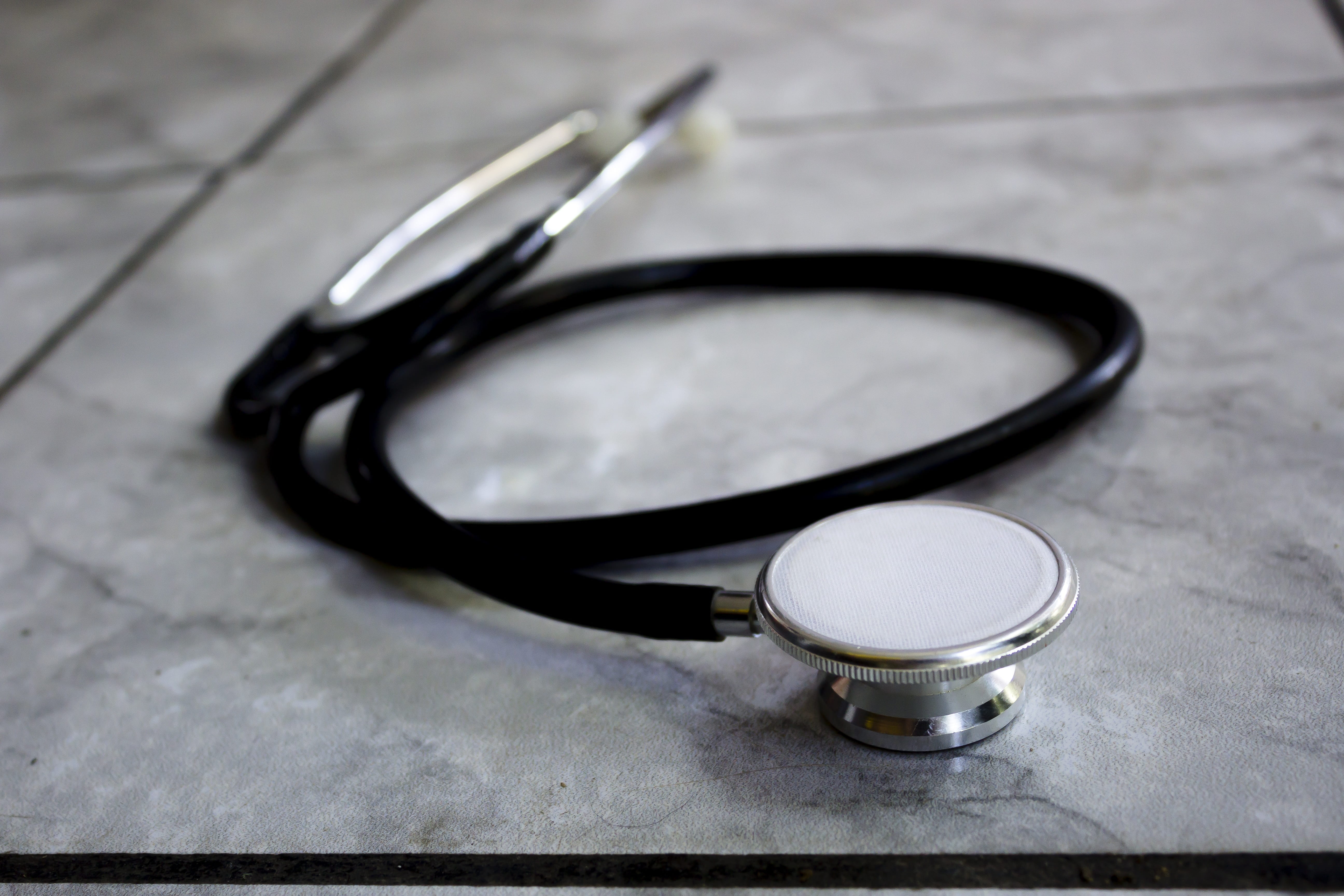 day, high angle view, circle, steel, drugs, office, pain, medical instrument, no people, silver colored, kit, professional, selective focus, still life, HD Wallpaper