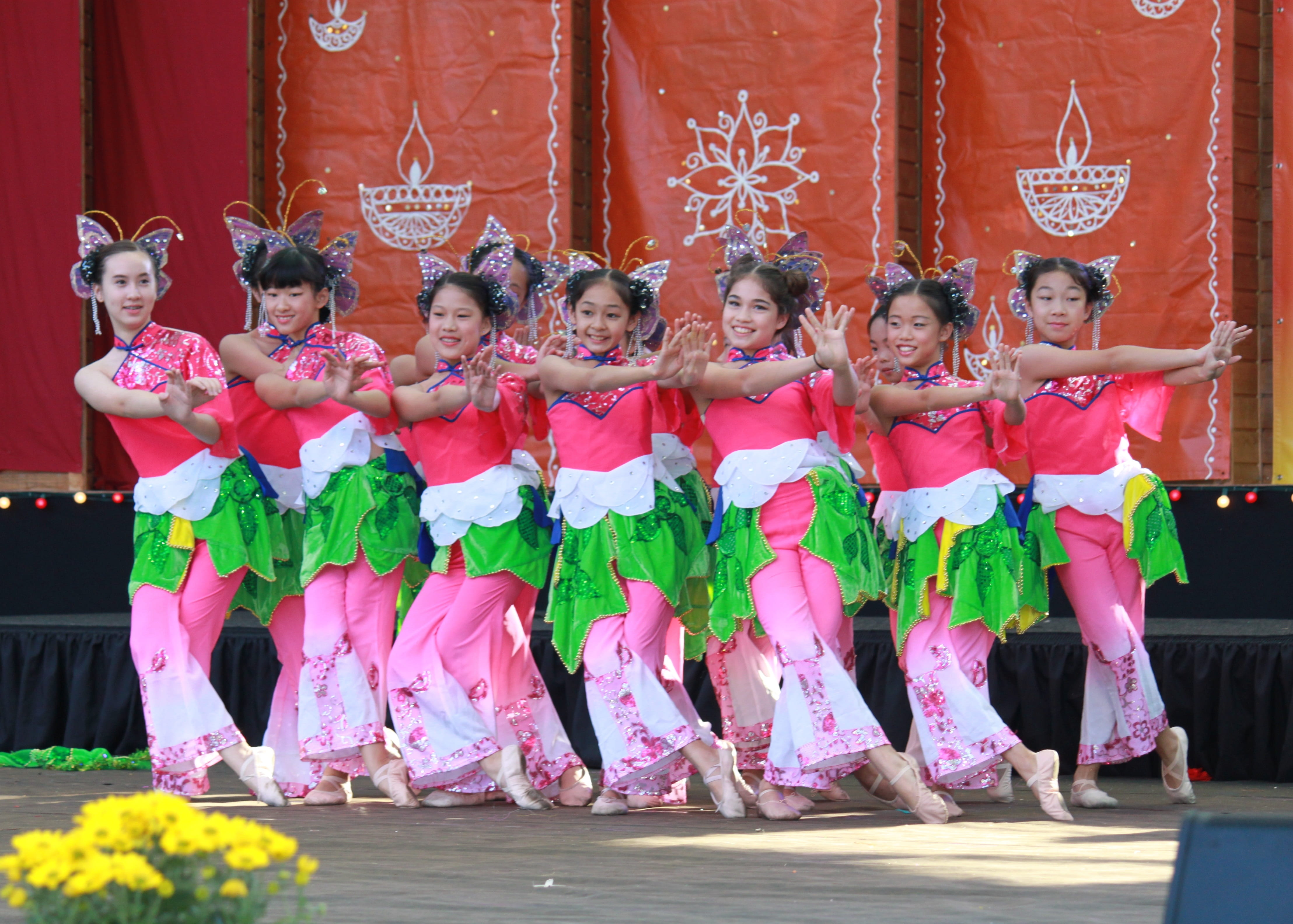 group of people, performance, clothing, arts culture and entertainment, standing, traditional clothing, girls, childhood, togetherness, diwali, smiling, HD Wallpaper