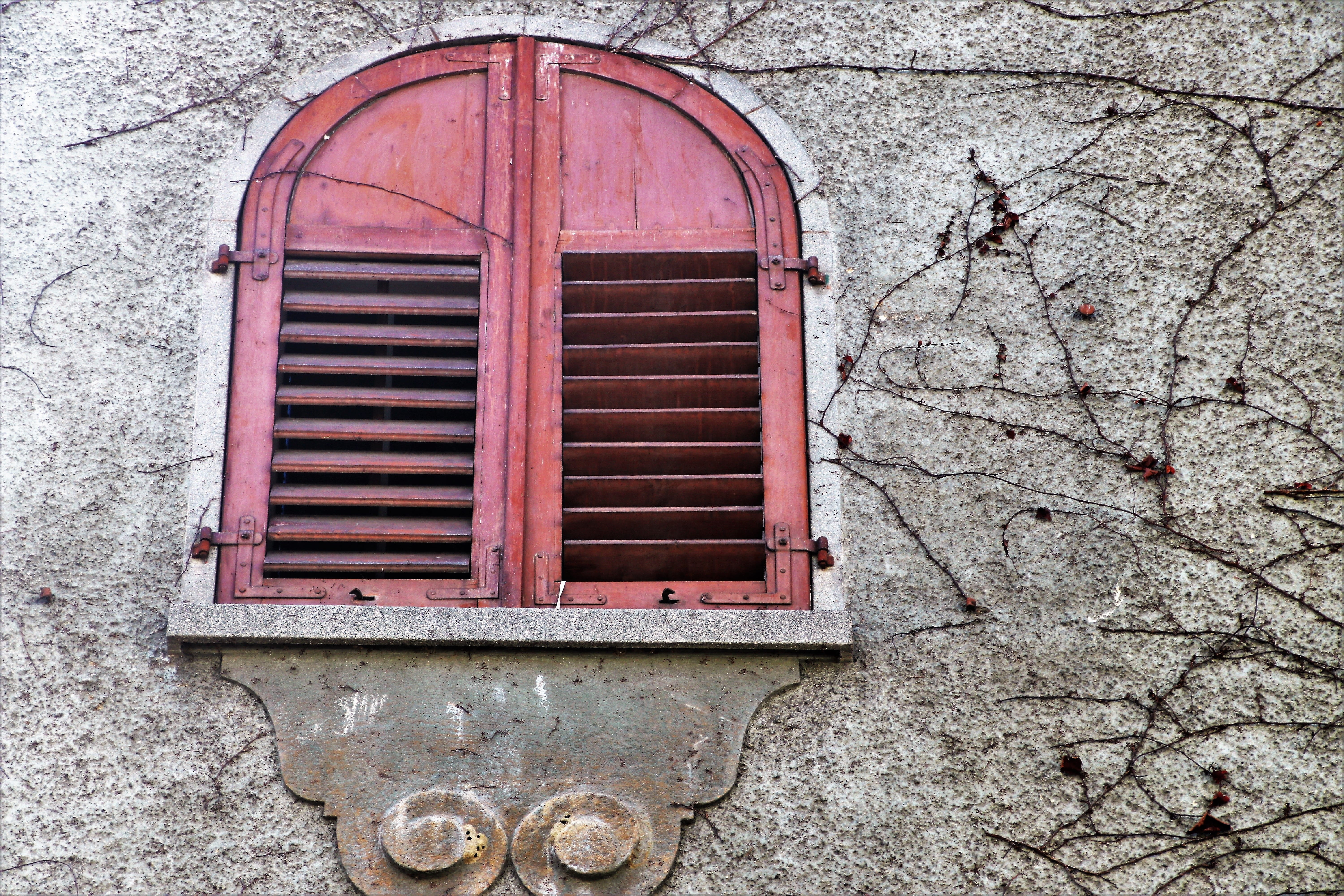 weathered, old plaster, appearance, model, deterioration, gray, at the court of, textura, red, cracks, wall - building feature, old building, family, close-up, HD Wallpaper