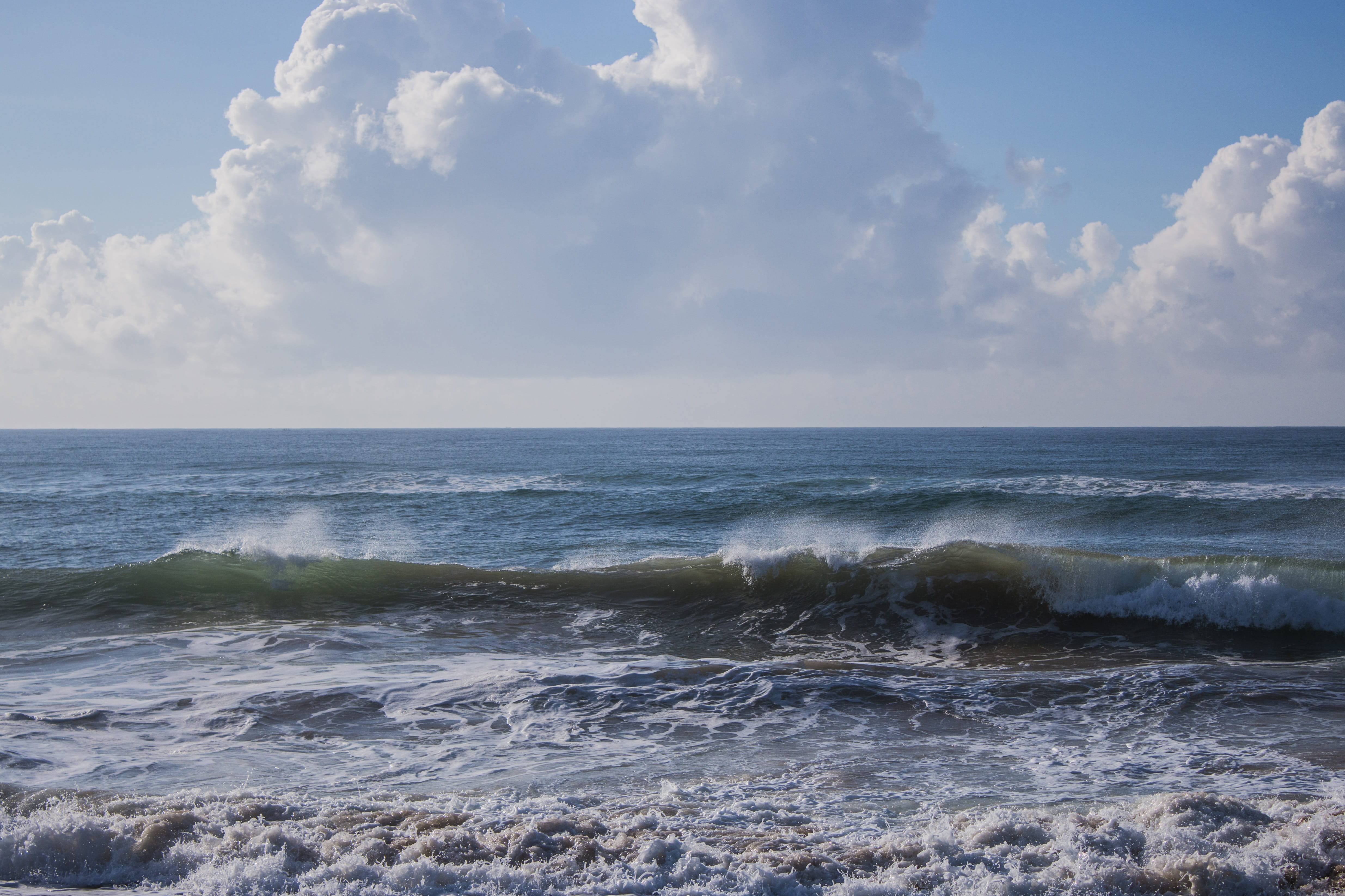 land, vacation, life, Waves, travel, day, leisure, no people, tourist, tropical, light, Ocean, sand, aquatic, white, sun, power in nature, fun, beach, waterfront, HD Wallpaper