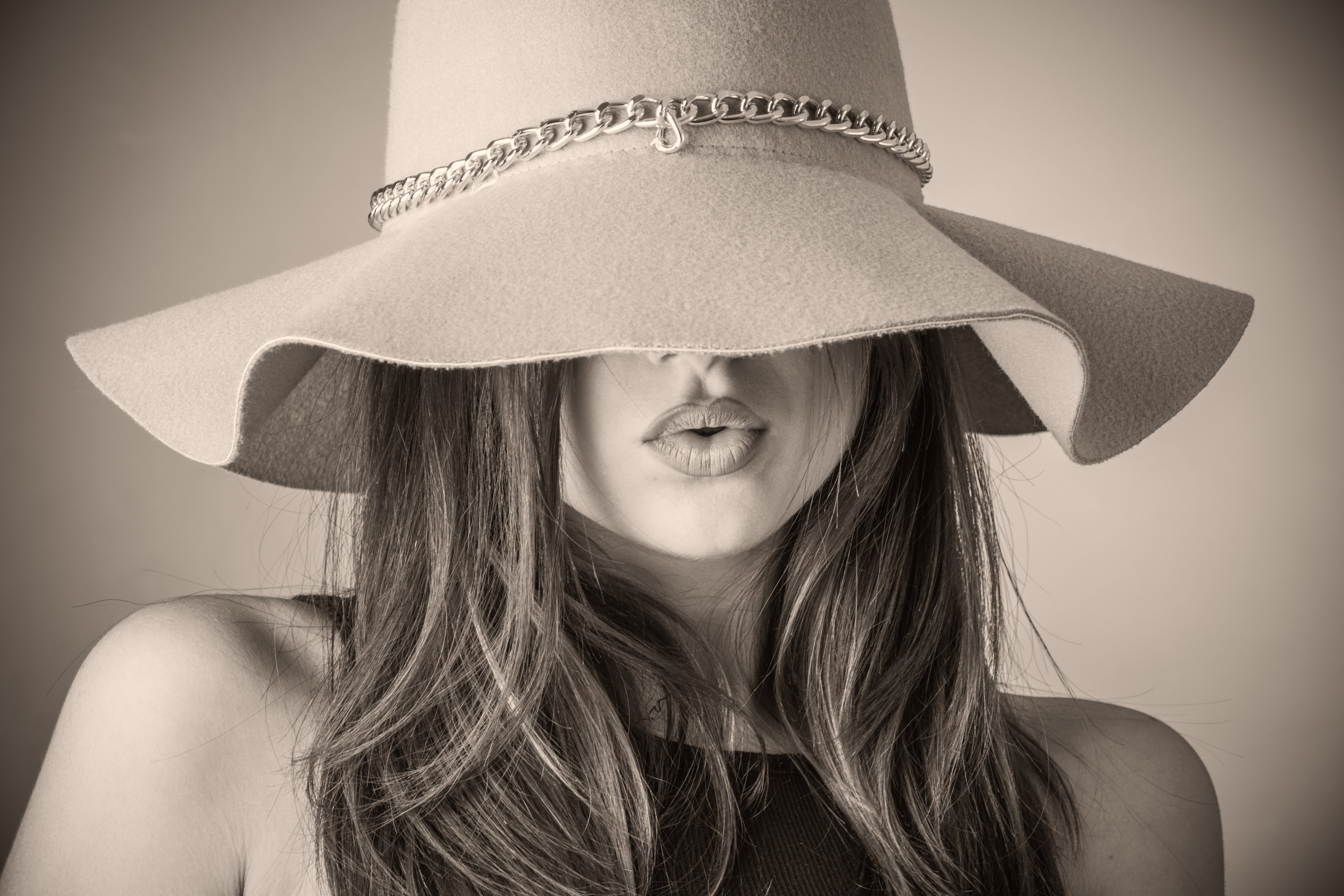 comfortable, the human body, glamour, adult, sleeveless, headshot, hat, straight hair, fashion, modern, beautiful, one woman only, long hair, shirt, hidden face, HD Wallpaper