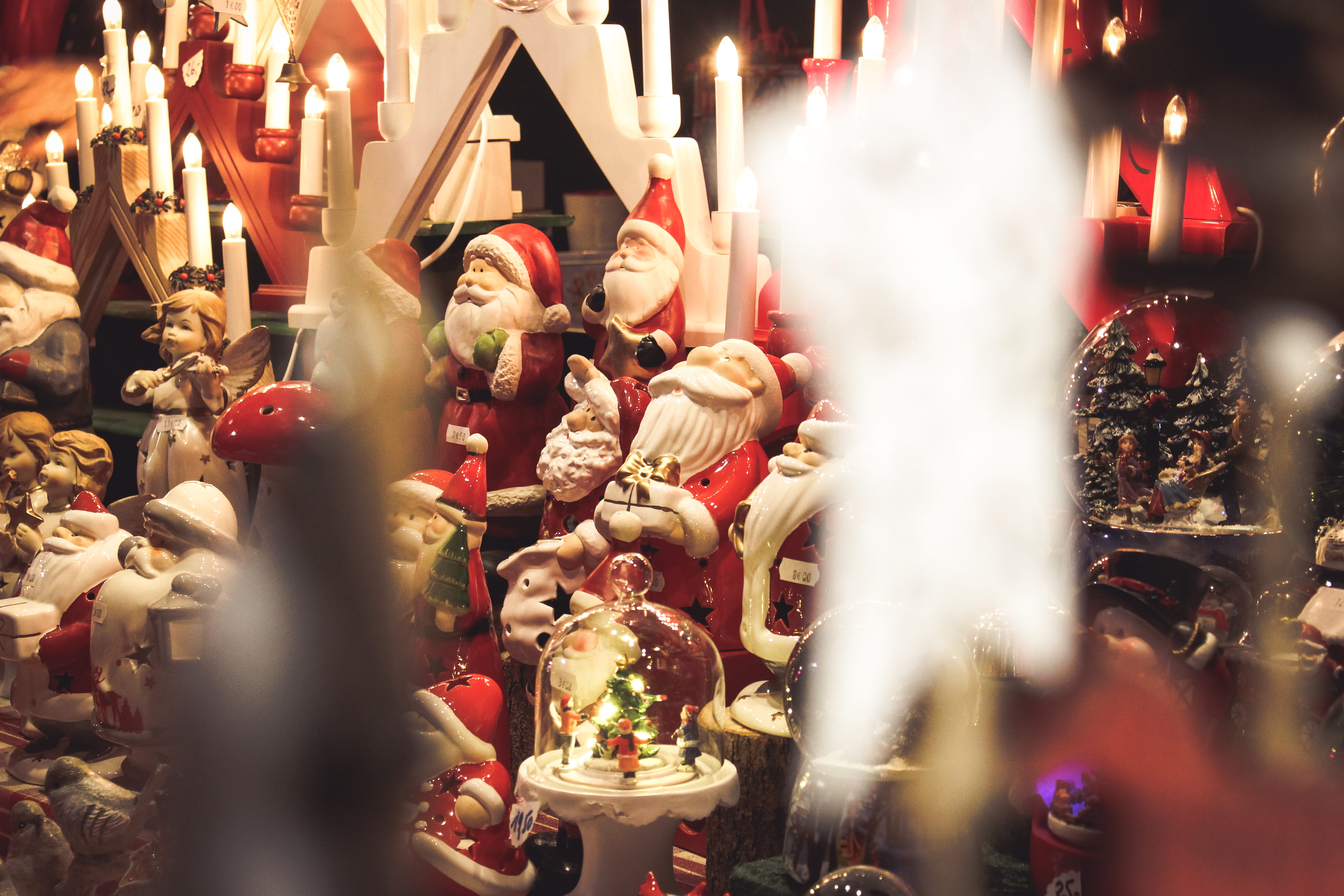male likeness, cream, female likeness, art and craft, Santa Claus, christmas, retail, selective focus, belief, figurine, candle, crowd, spirituality, cake, HD Wallpaper
