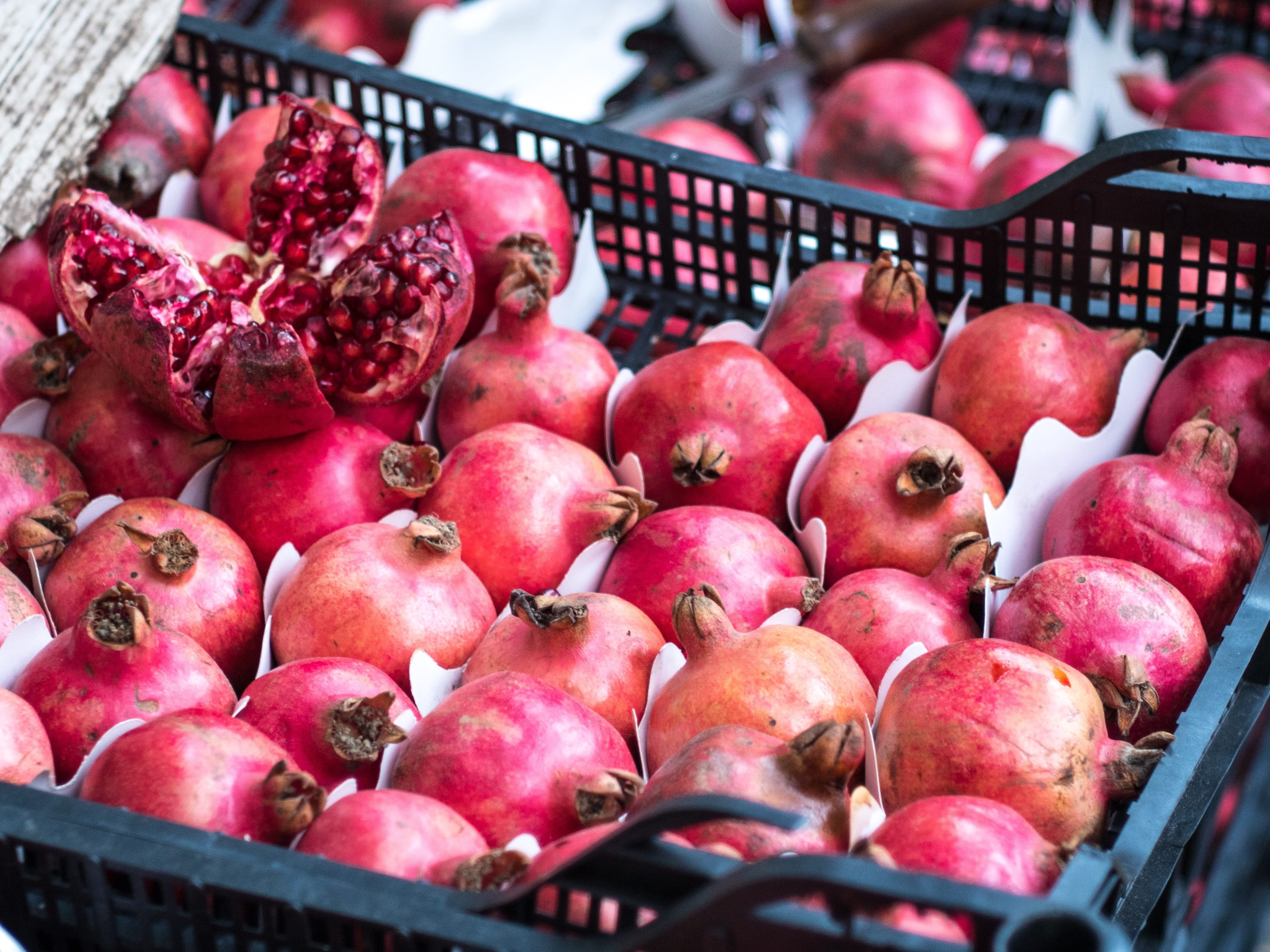 2K, abundance, ingredient, day, basket, food and drink, container, red, freshness, for sale, retail, no people, natural, local, wellbeing, healthy eating, HD Wallpaper
