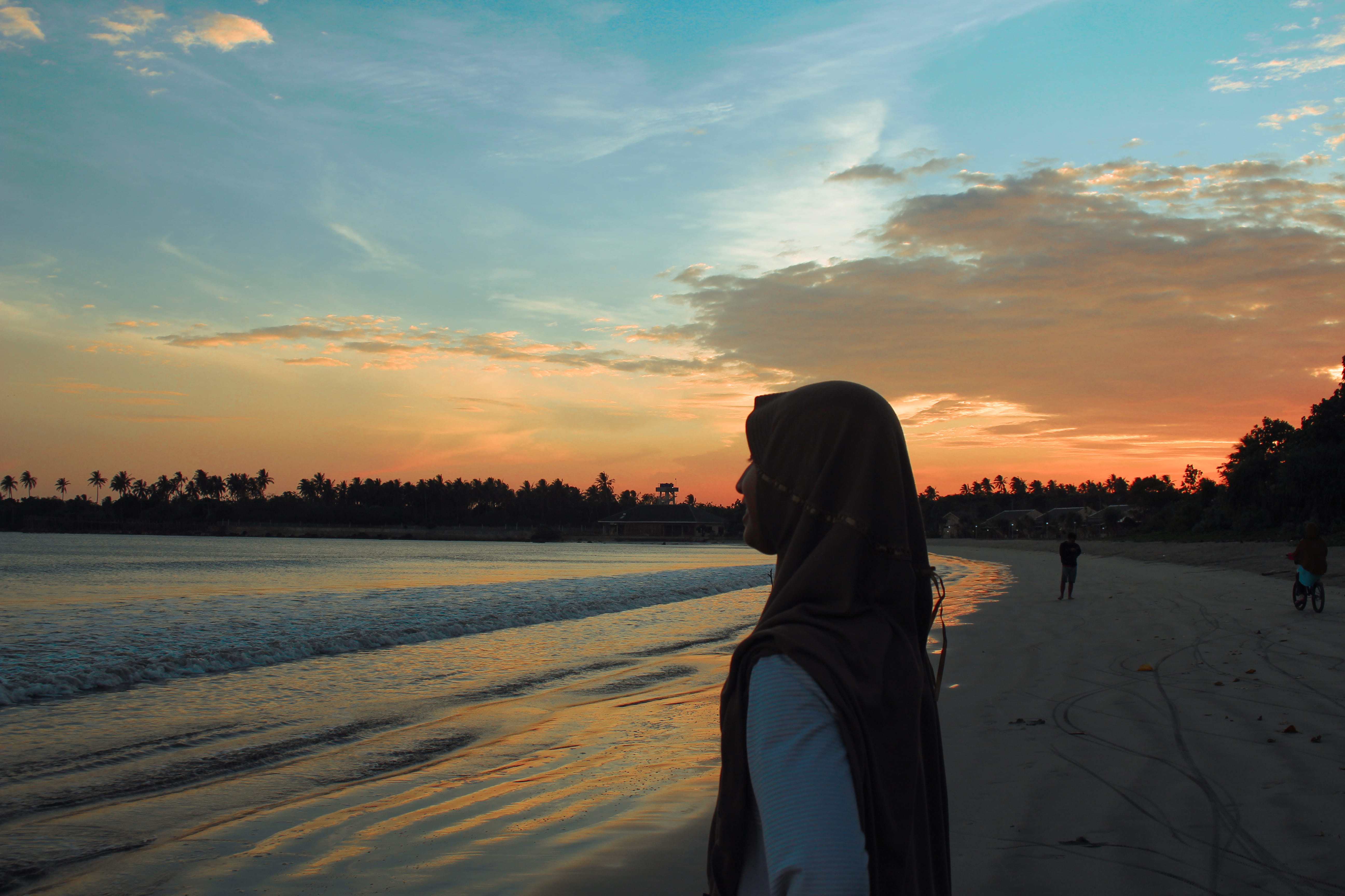muslim, islamic, land, sand, jilbab, women, water, 5K, snow, leisure activity, nature, kids, ujung kulon national park, indonesia, smile, lifestyles, warm clothing, HD Wallpaper