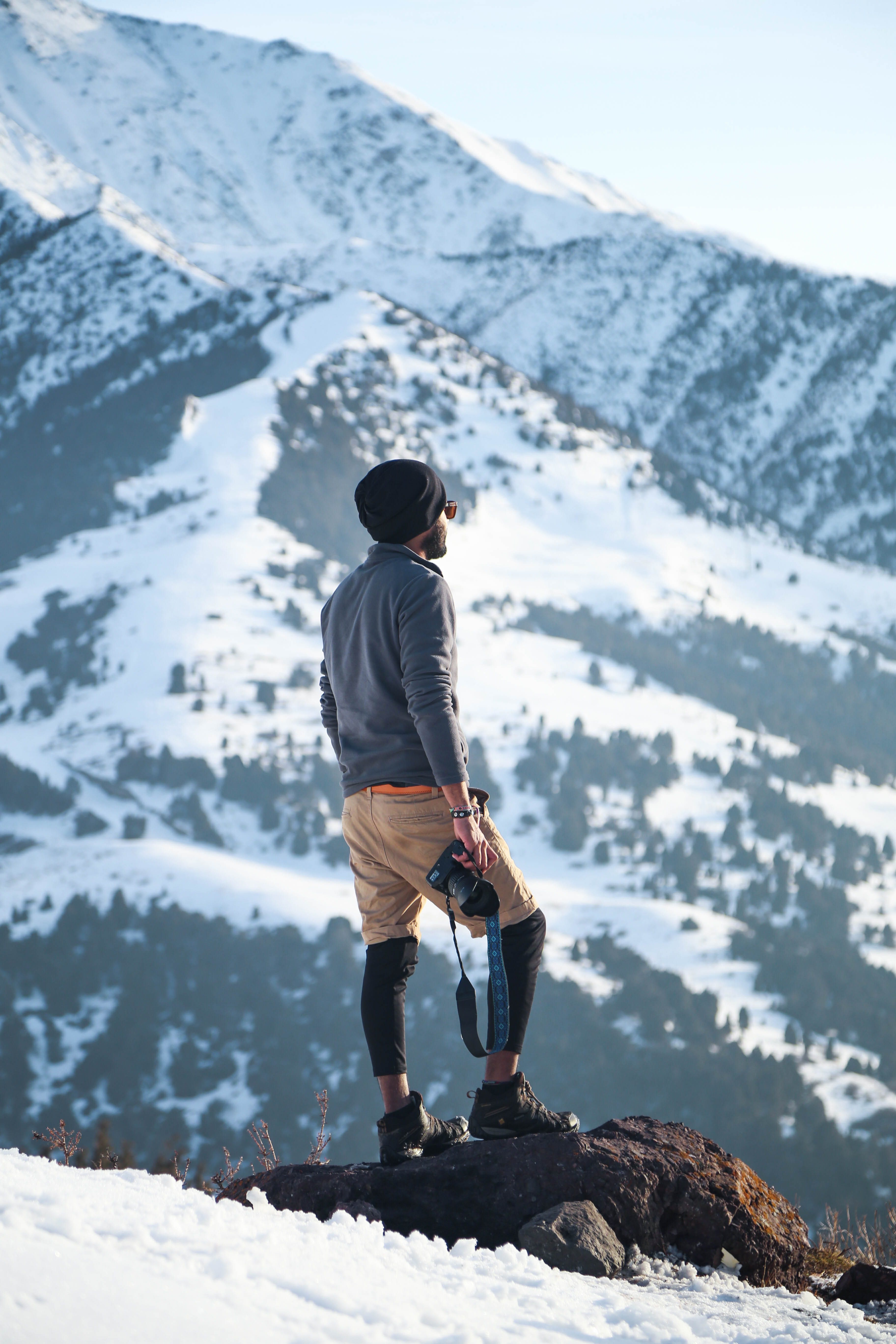 leisure activity, non-urban scene, outdoors, 5K, snowcapped mountain, one person, photographer, snow, moountain, scenics - nature, holiday, winter, warm clothing, Phone HD Wallpaper