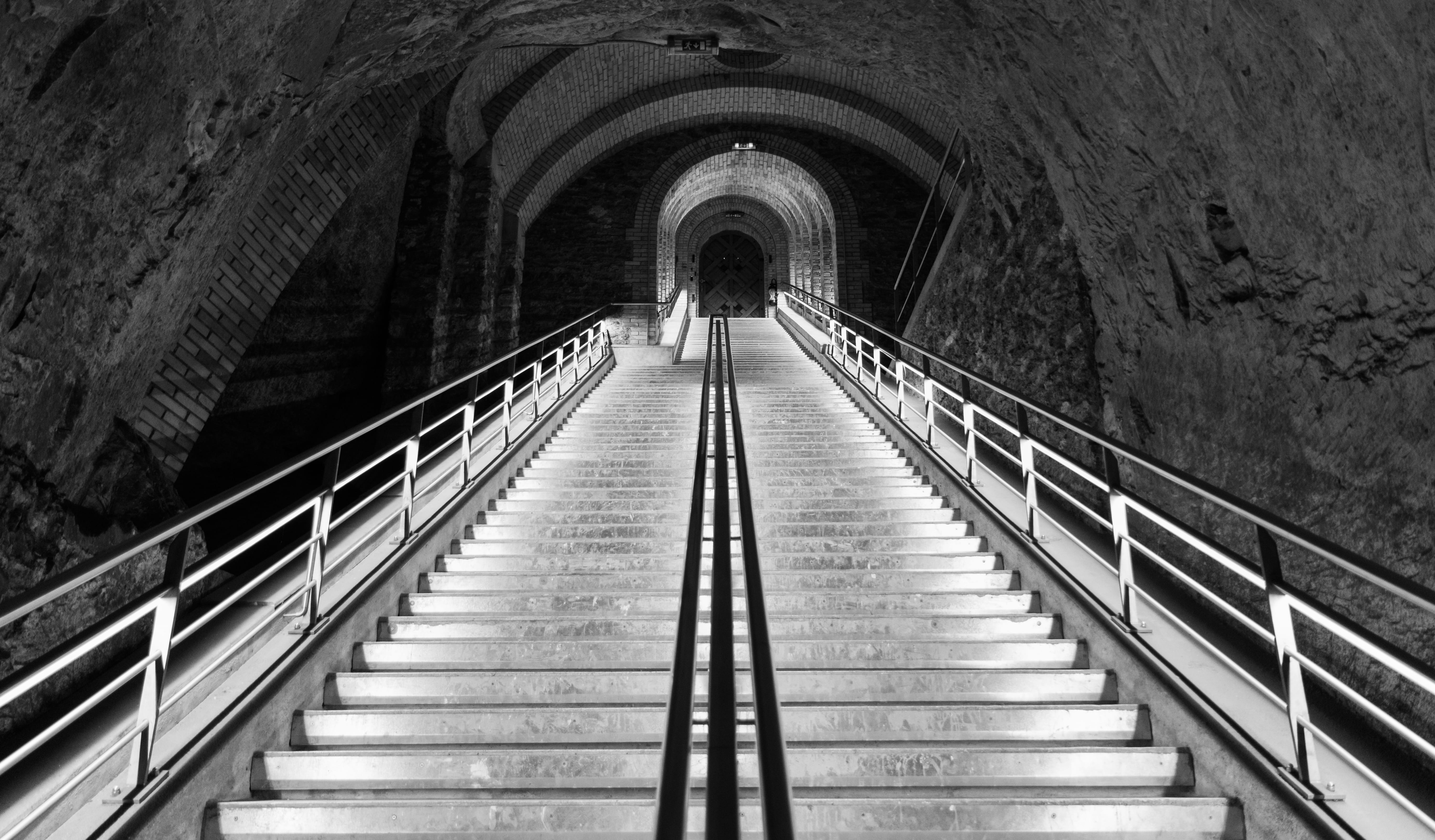 champagne, indoors, black and white, diminishing perspective, underpass, veuve clicquot ponsardin, wall - building feature, built structure, arch, lvmh, HD Wallpaper