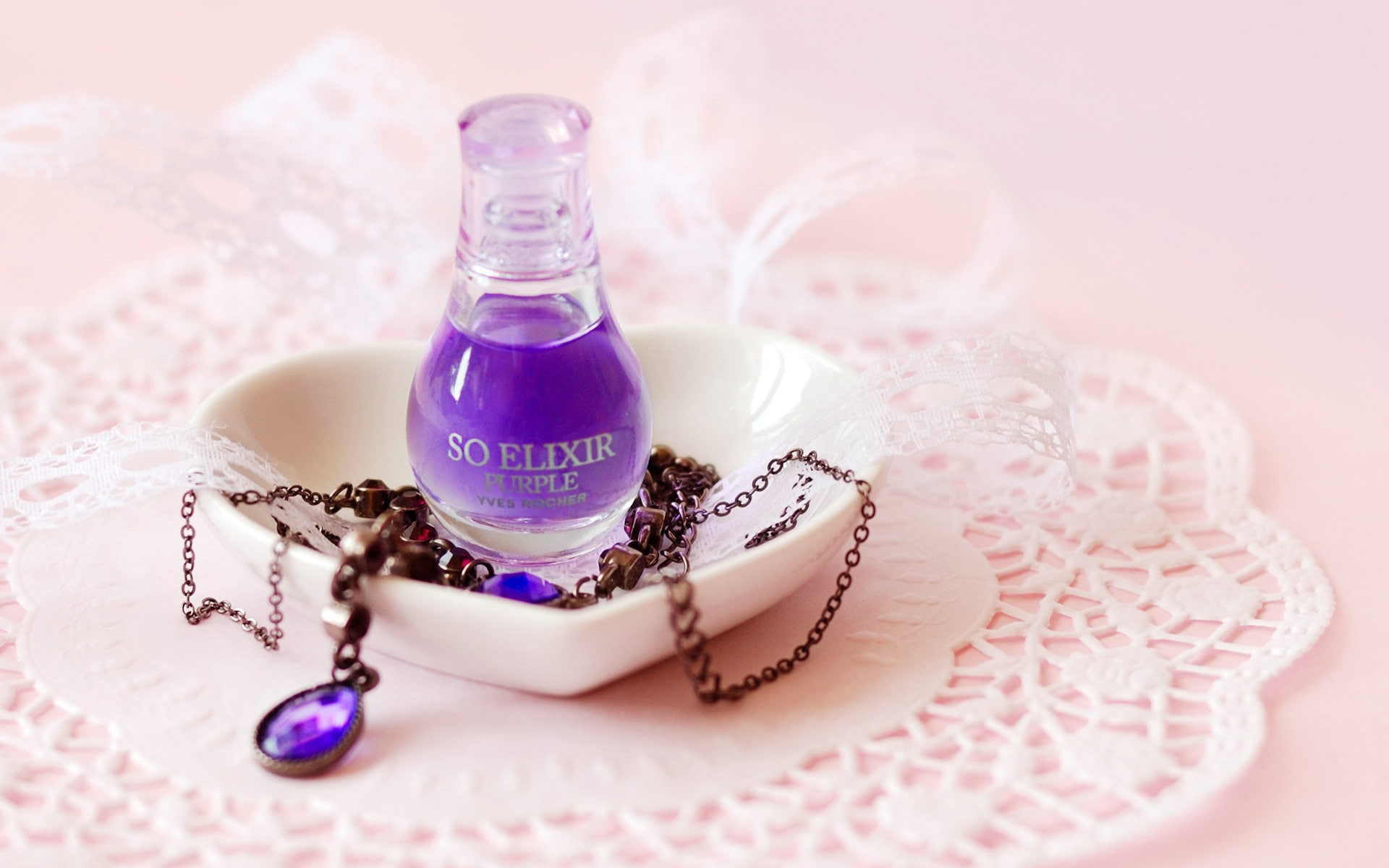brand, luxury, food, food and drink, perfume, no people, wealth, elixir, temptation, flower, studio shot, 1080P, text, sweet food, plate, purple, indoors, HD Wallpaper