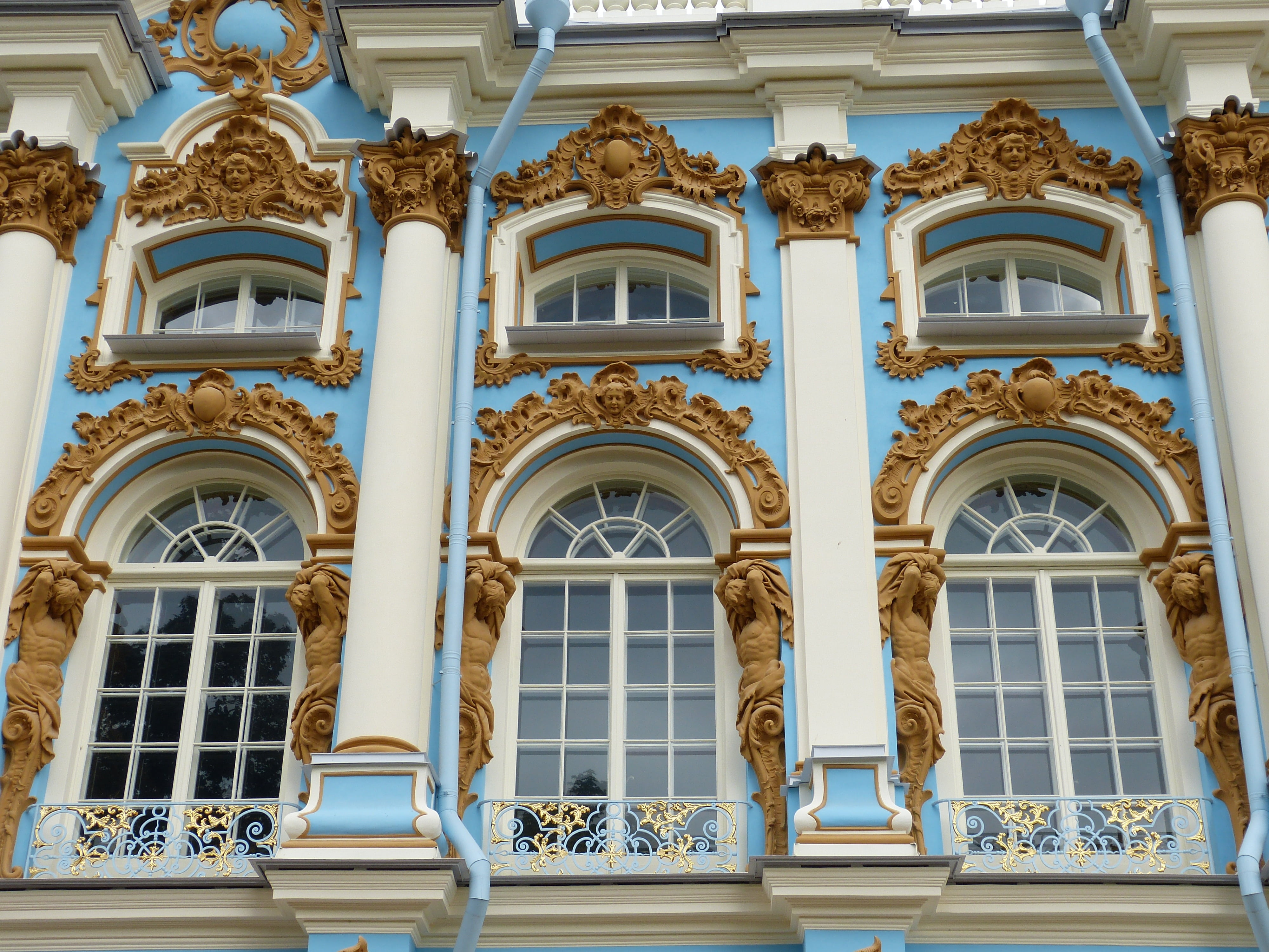 catherines palace, the past, no people, balcony, window, history, architecture, ornate, day, relief, pillar, architectural column, figure, tourism, built structure, HD Wallpaper