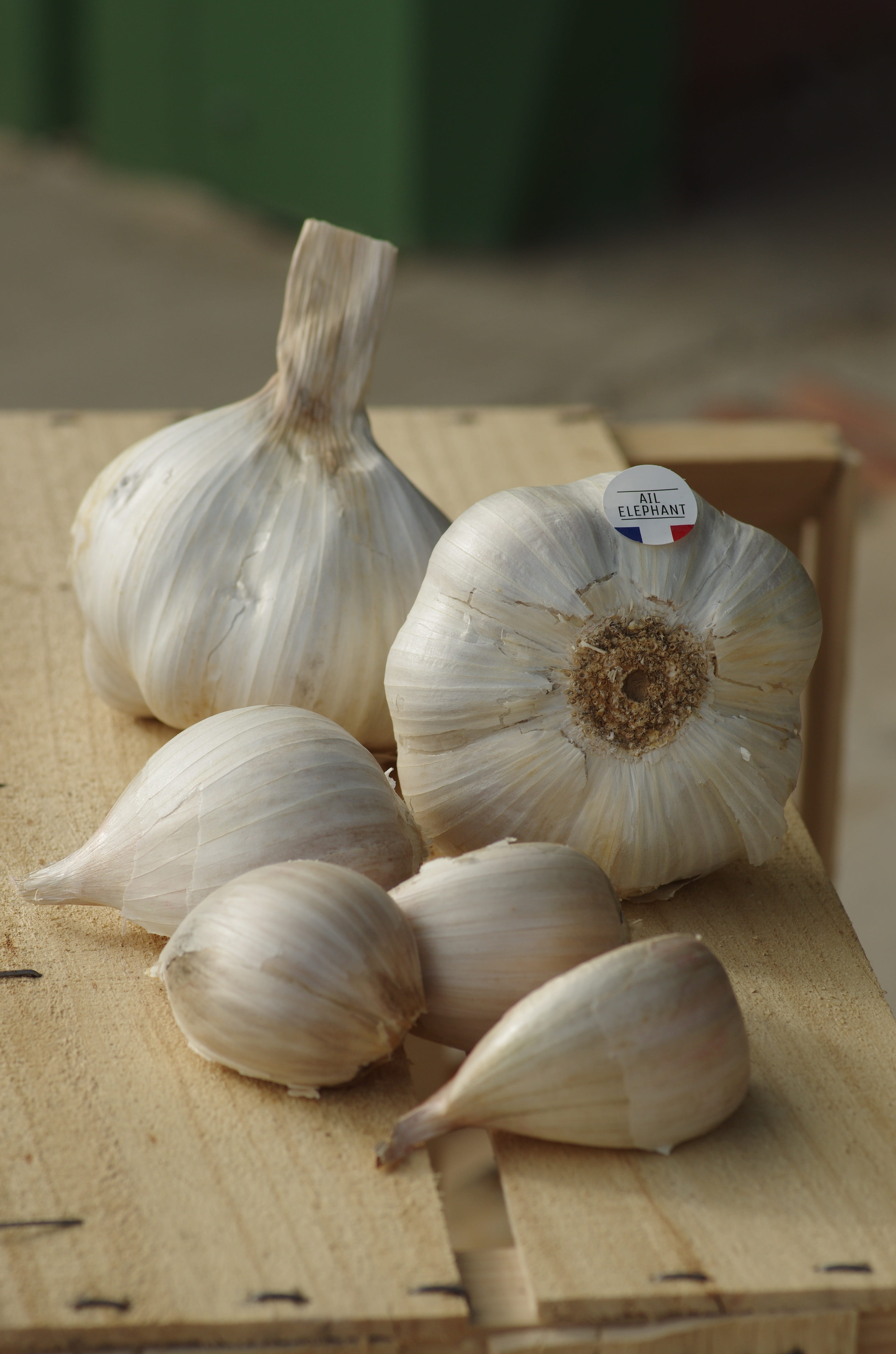 spice, 4K, healthy eating, drôme, no people, rhône alpes, vegetarian food, wellbeing, freshness, wood - material, ingredient, indoors, gourmet, garlic elephant, Phone HD Wallpaper