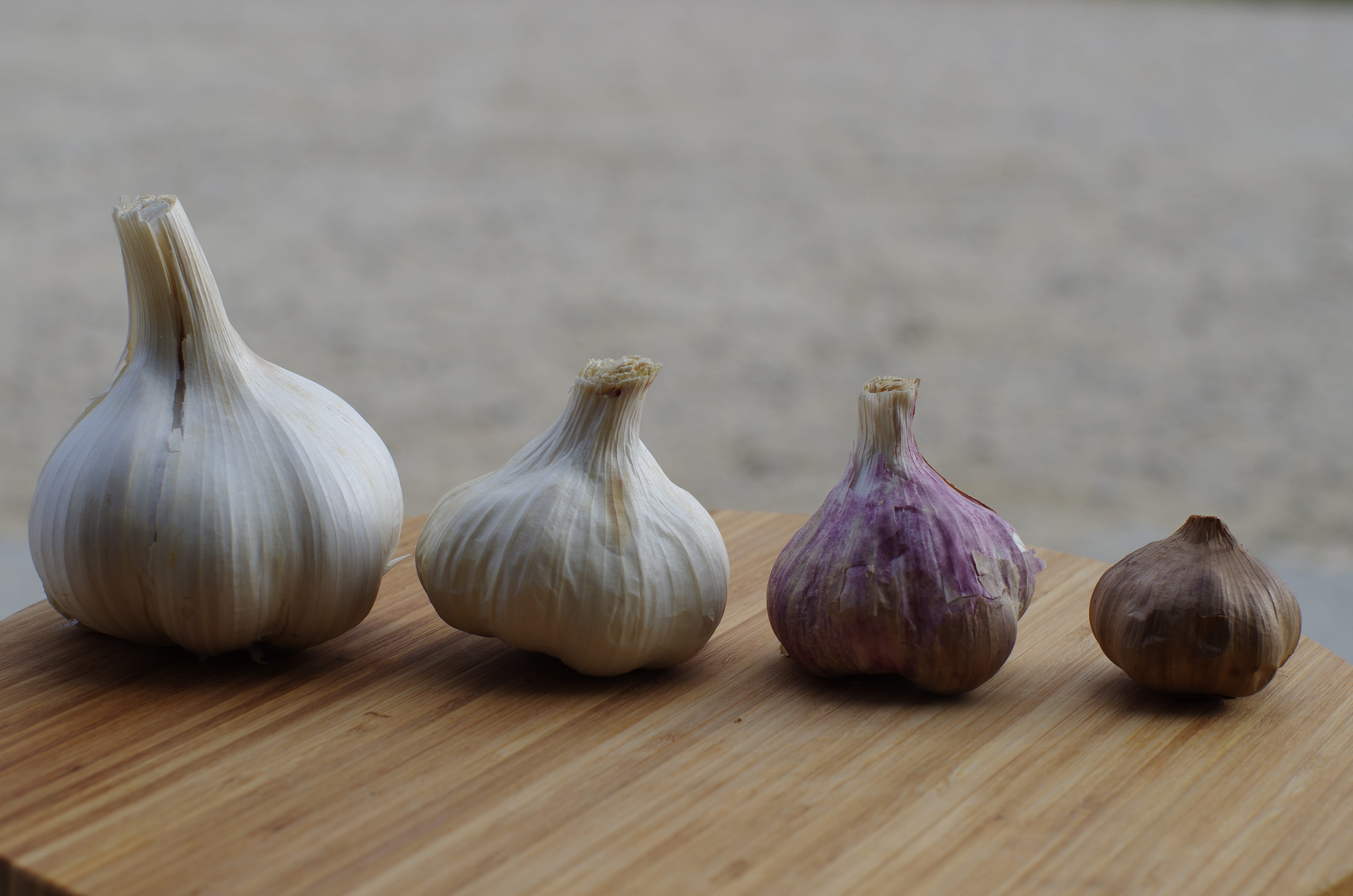 flavors, food, indoors, garlic grown, table, group of objects, food and drink, wood - material, spice, still life, close-up, in good health, HD Wallpaper
