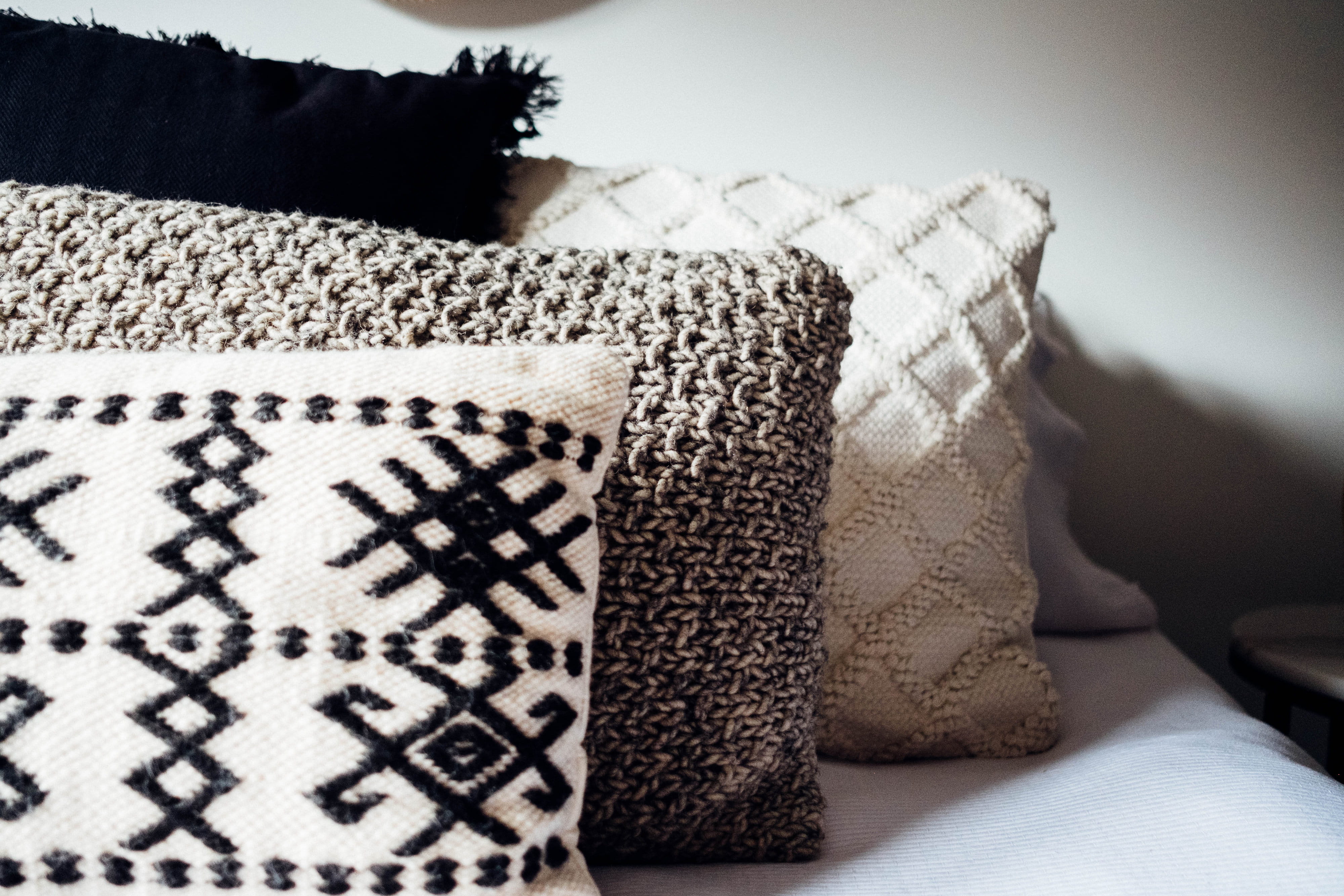 cushion, gray, flora, no people, living room, vegetable, floral pattern, indoors, close-up, pillows, outdoors, relaxation, bed, luxury, textile, produce, HD Wallpaper