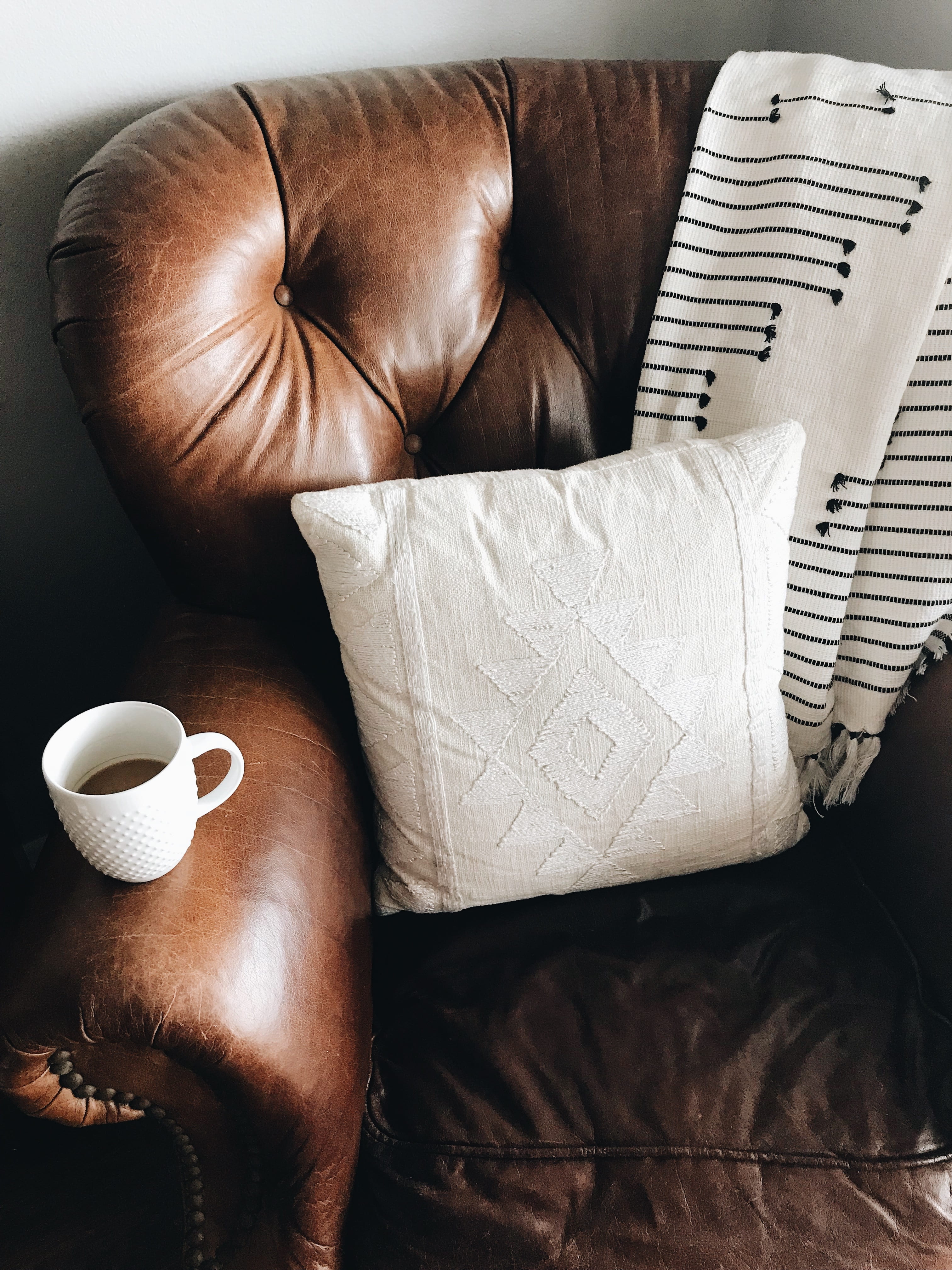 filled, white, coffee cup, chair, top, furniture, throw, pillow, still life, square, comfortable, food and drink, high angle view, couch, brown, drink, Phone HD Wallpaper