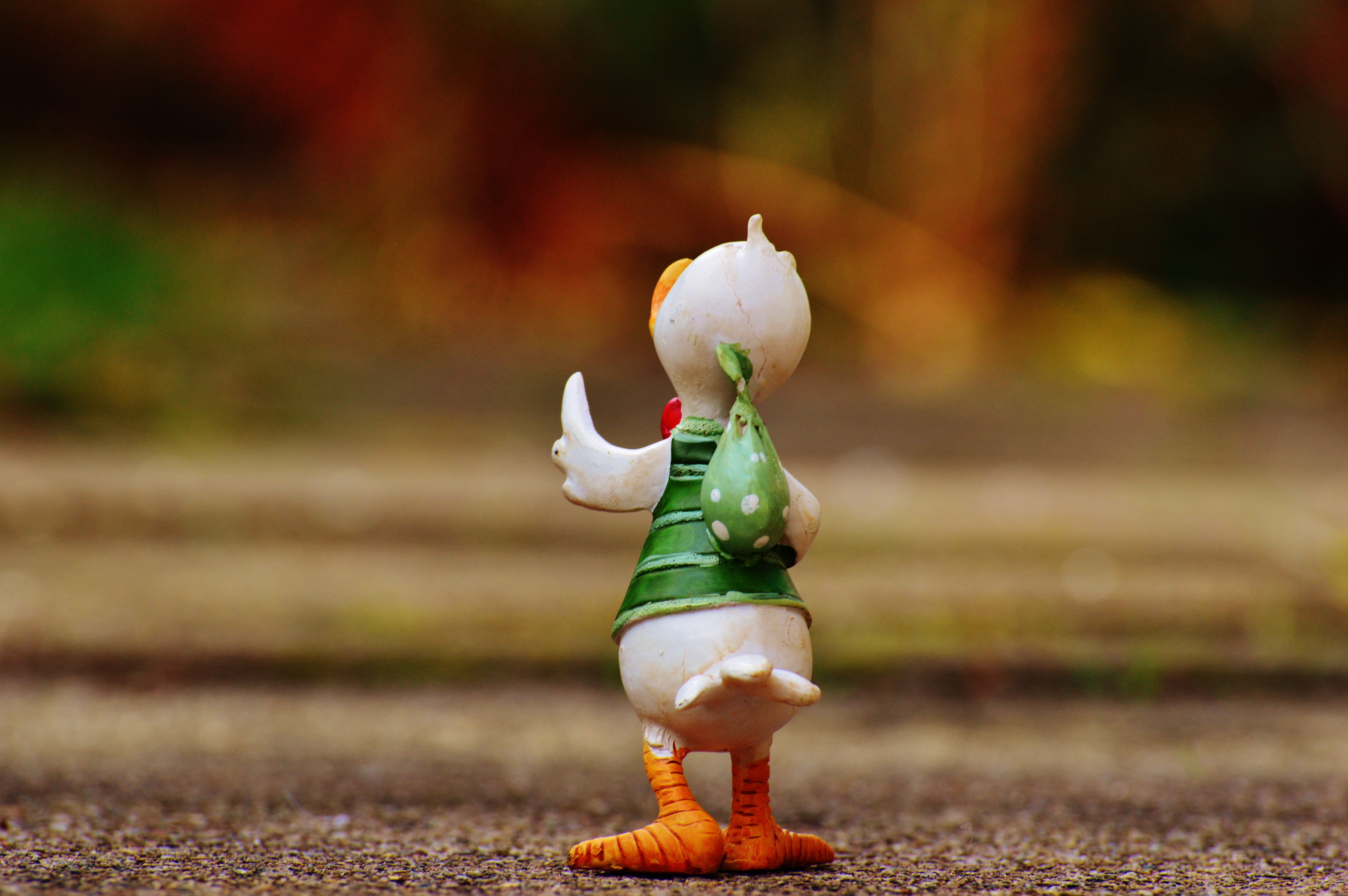 5K, statue, go away, figurine, sweet, on the go, nature, day, outdoors, travel, close-up, animal, representation, luggage, no people, male likeness, figure, HD Wallpaper