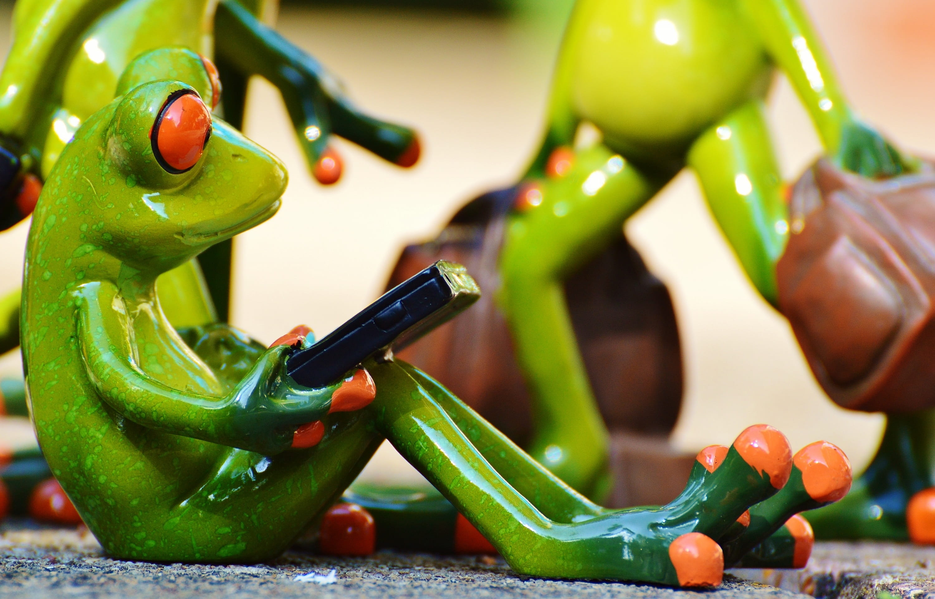 vegetable, on the go, tree, green Color, toy, creativity, luggage, 2K, cute, go away, representation, figure, healthy eating, Travel, still life, funny, HD Wallpaper