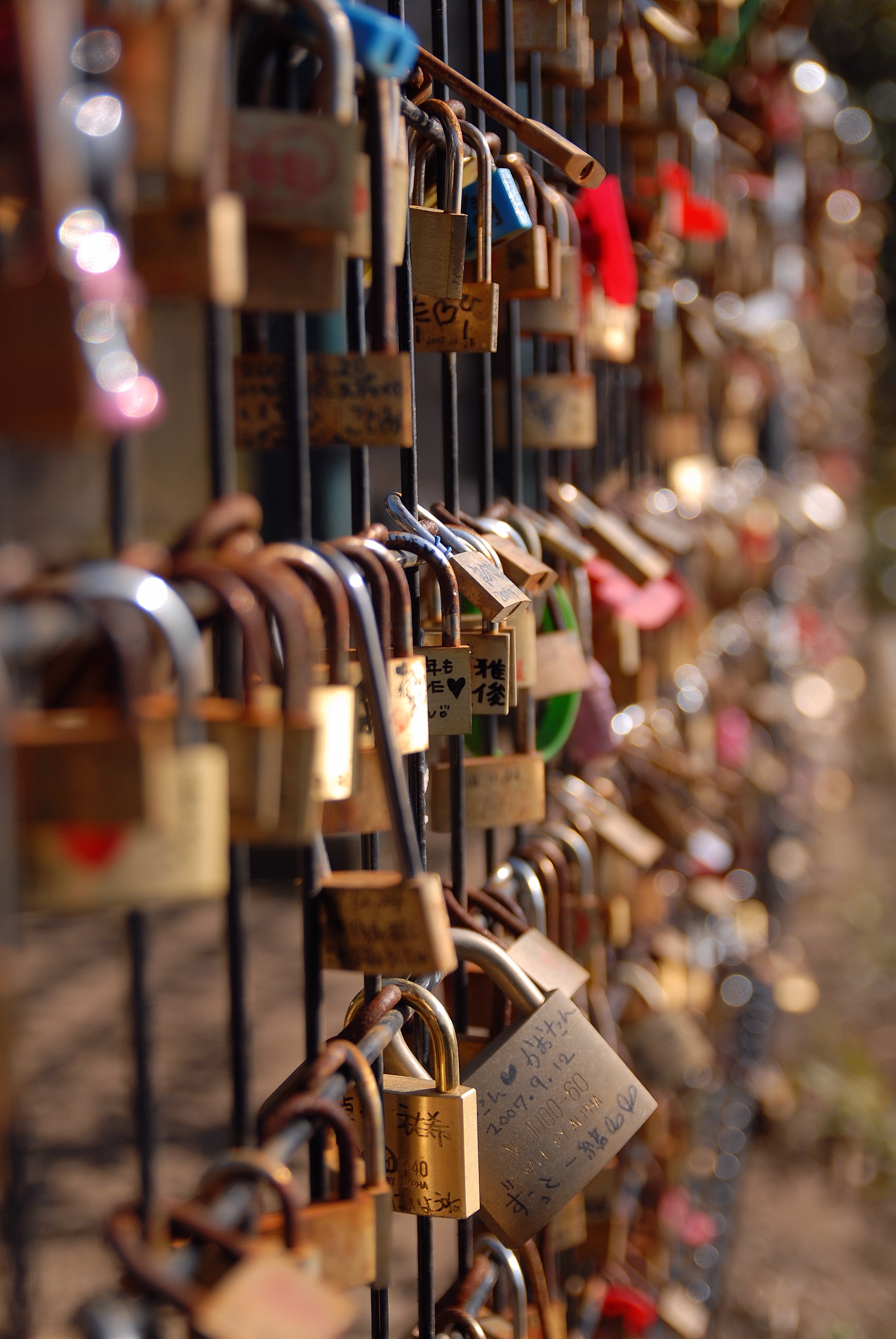 4K, variation, choice, no people, key, luck, love, romance, hanging, lock, day, lover, protection, safety, outdoors, selective focus, positive emotion, Phone HD Wallpaper