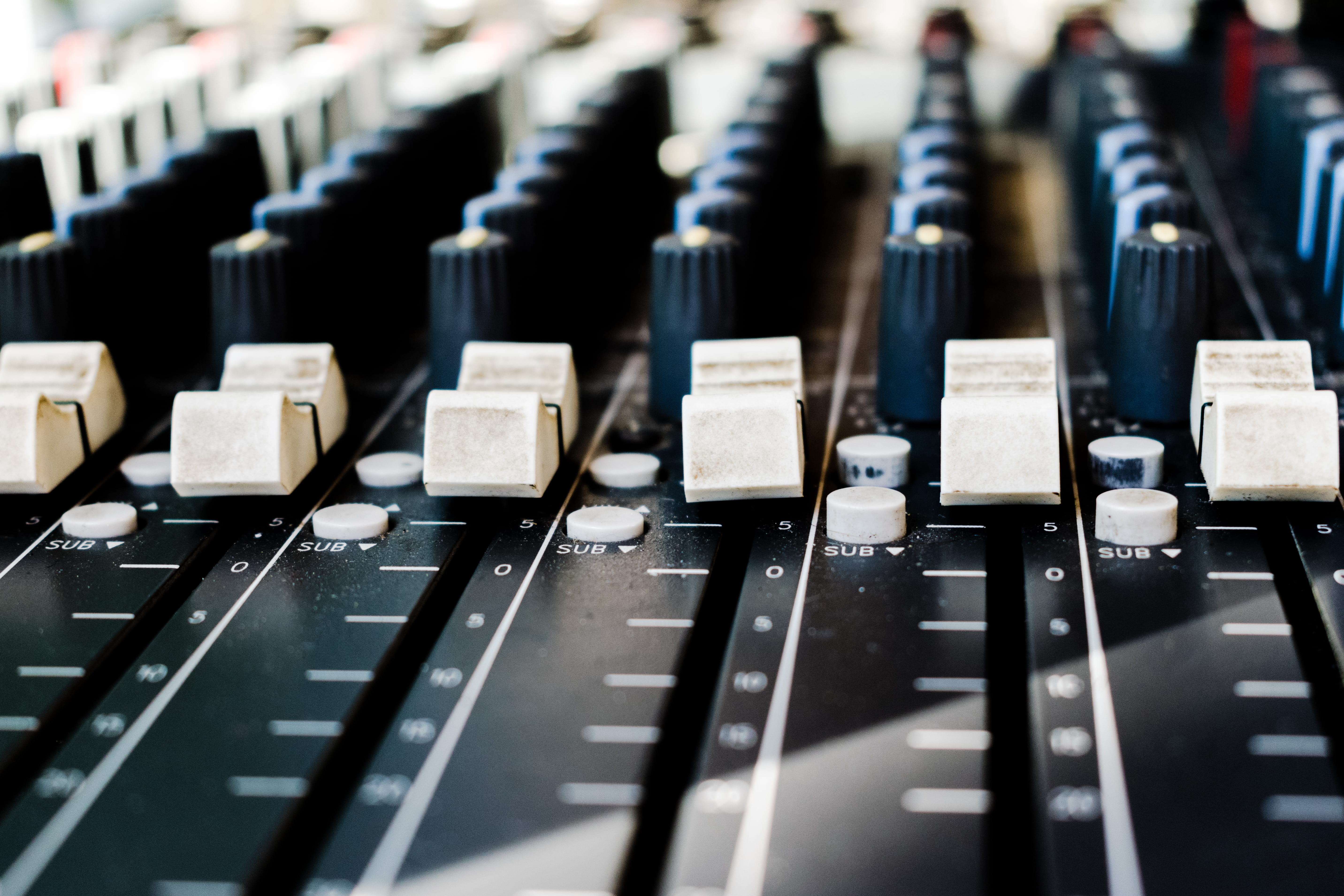 musical equipment, audio, audio equipment, selective focus, blur, chair, connector, controller, bokeh, sound recording equipment, switch, control panel, HD Wallpaper