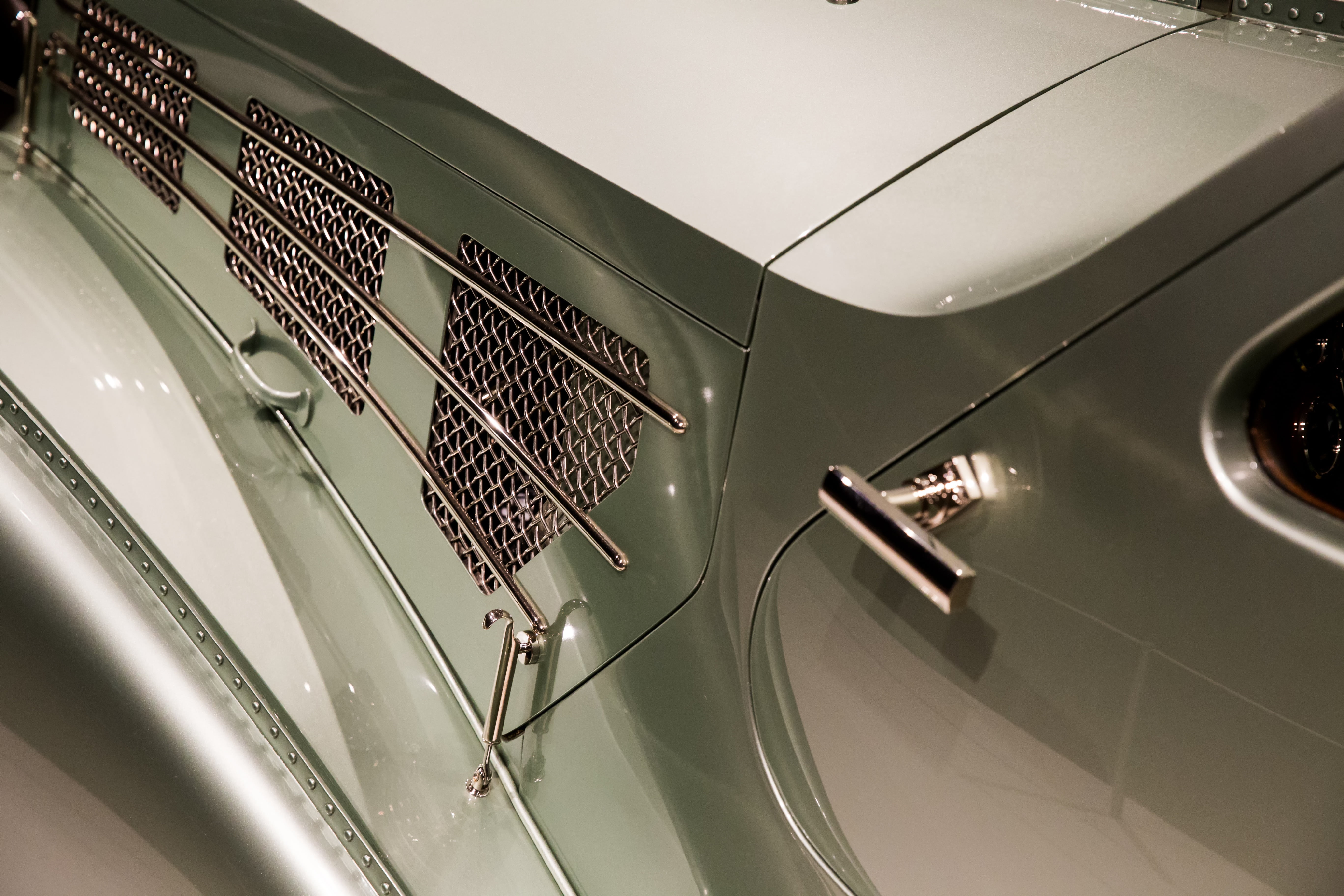ceiling, low angle view, mode of transportation, air vehicle, automobile, indoors, text, machinery, close-up, motor vehicle, art deco, 1935 bugatti type 57s aerolithe, HD Wallpaper