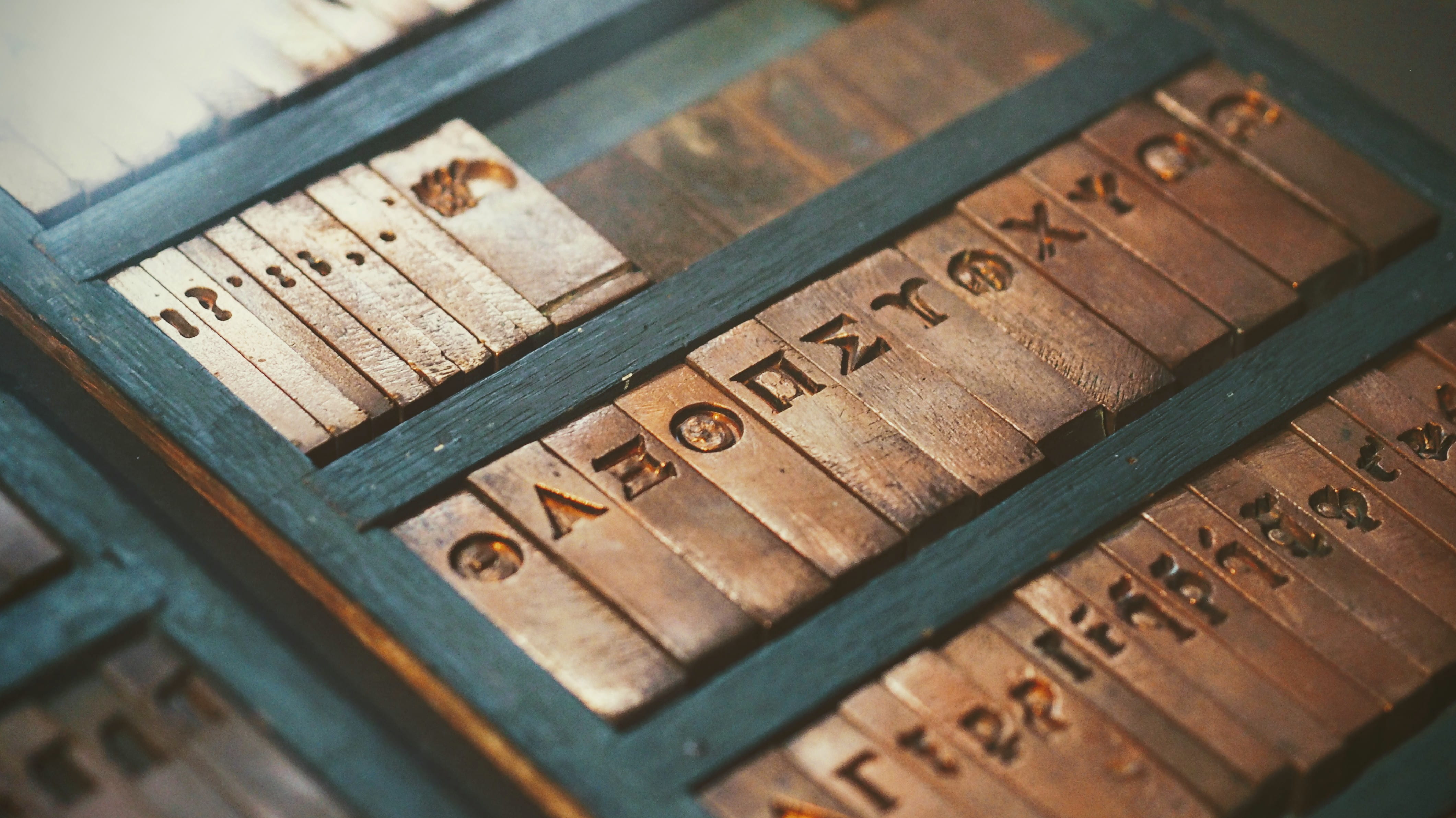 photo, alphabet, 4K, close-up, number, box, capital letter, wood - material, brass, engraving, plates, blocks, communication, printing press, letters, HD Wallpaper