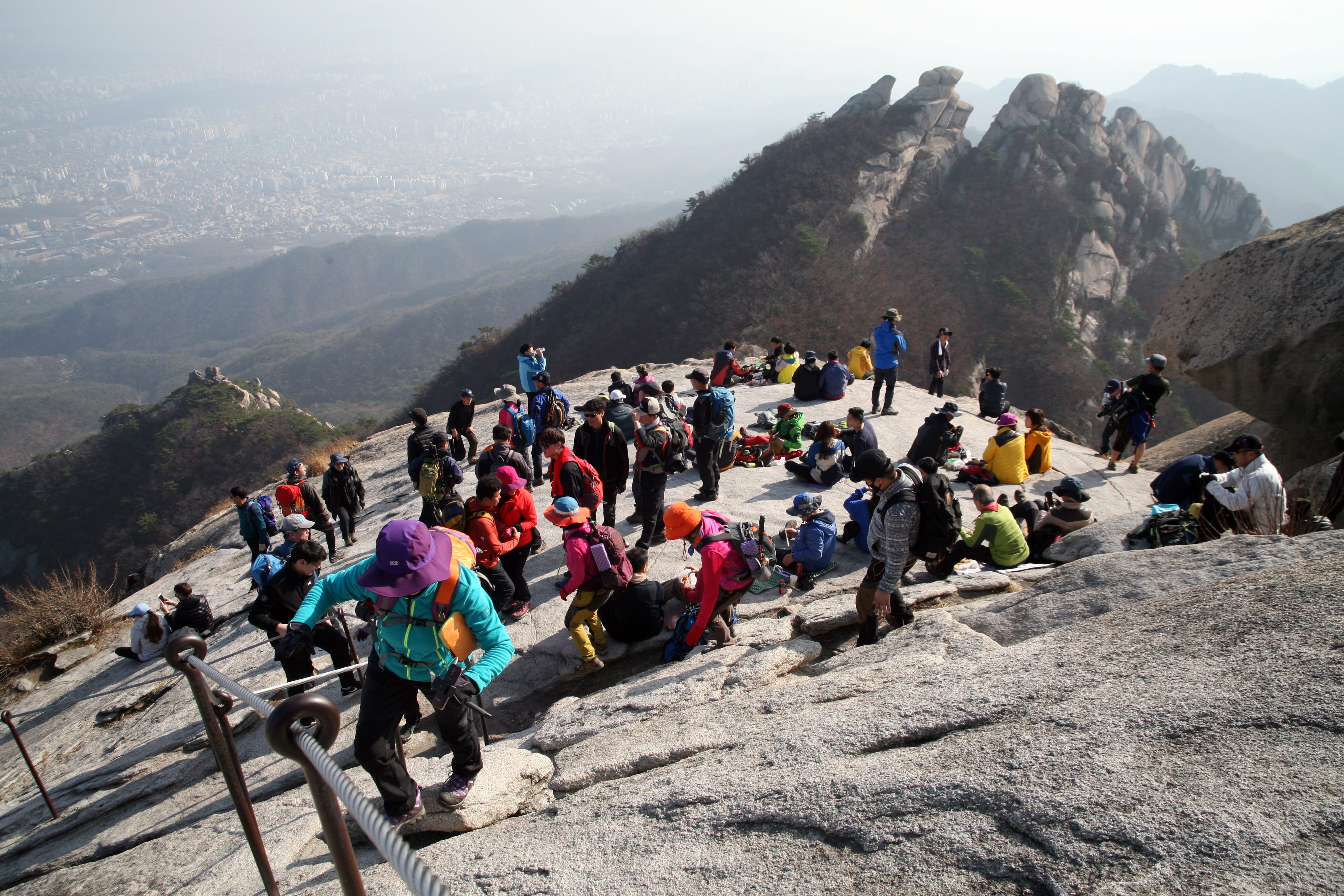 break, group of people, nature, 4K, men, day, sport, leisure activity, top, lifestyles, travel, adventure, outdoors, tourism, large group of people, seoul, HD Wallpaper