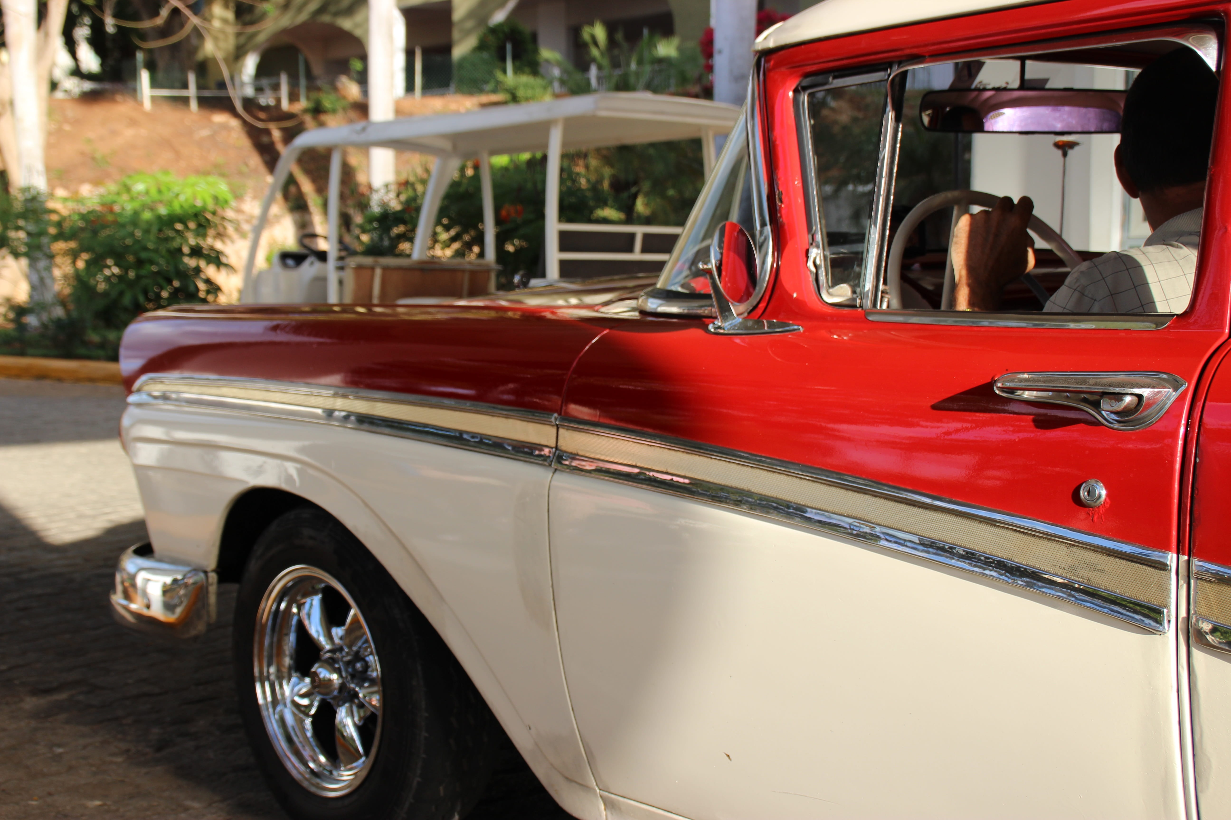 white, road, vintage cars, antique, style, focus on foreground, retro, vehicle, glass - material, stationary, car, chrome, travel, tree, machine, old, mode of transportation, HD Wallpaper