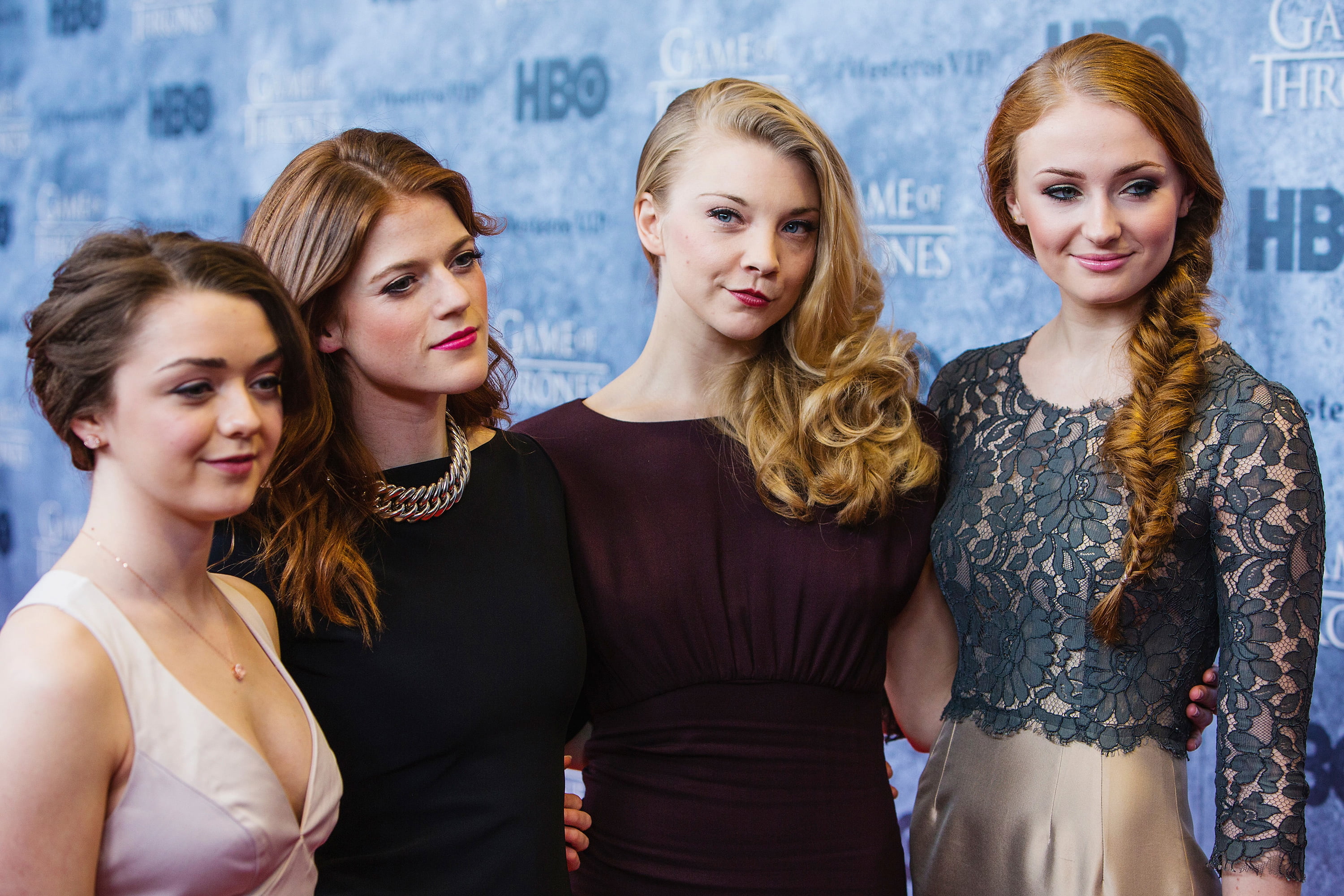 looking at camera, Maisie Williams, togetherness, young Adult, looking, manhattan - New York City, Natalie Dormer, game, new York City, happiness, dress, HD Wallpaper