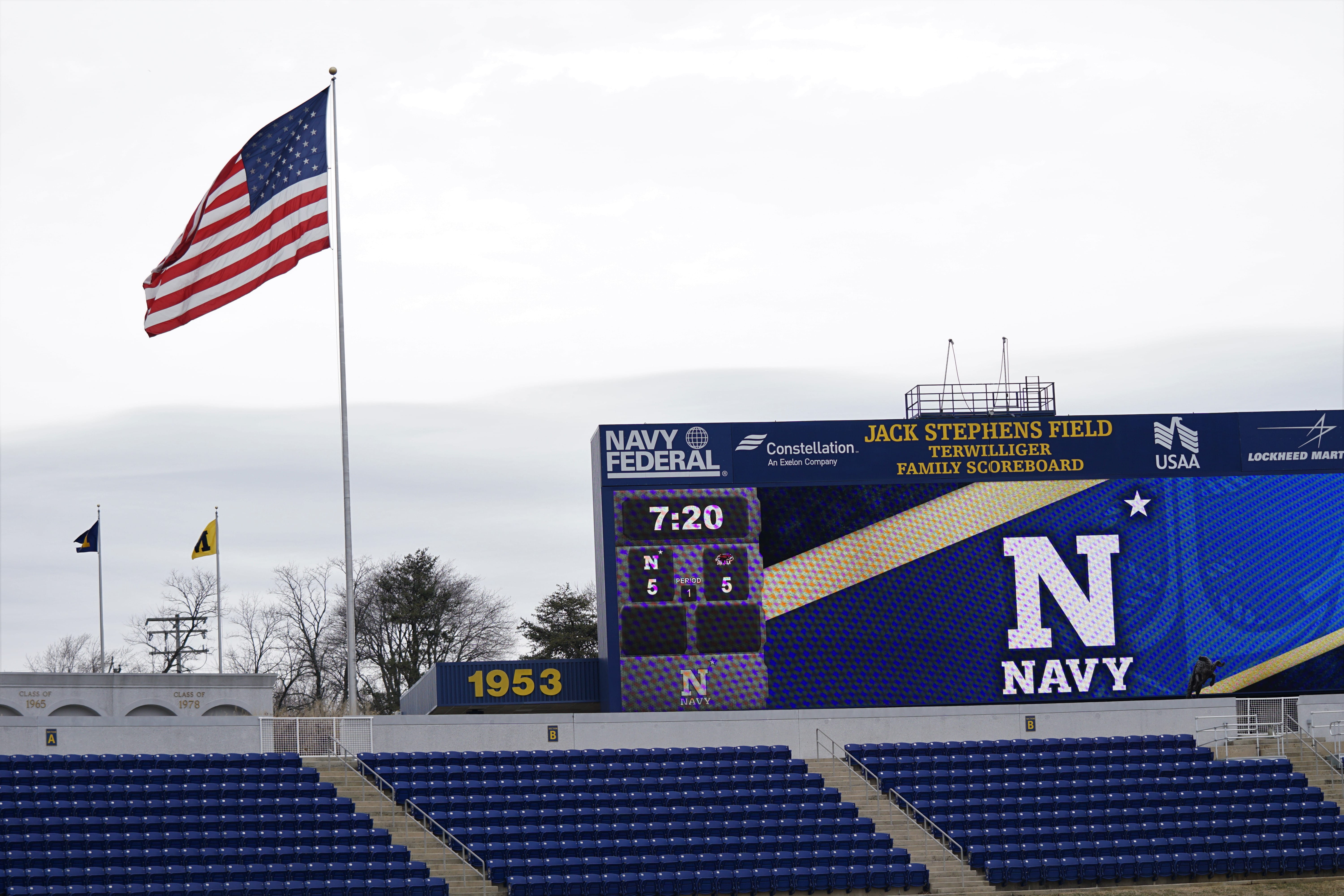sport, 5K, sky, independence, team sport, architecture, figurine, sign, scoreboard, wind, billboard, roof, field, tree, american flag, no people, freedom, HD Wallpaper